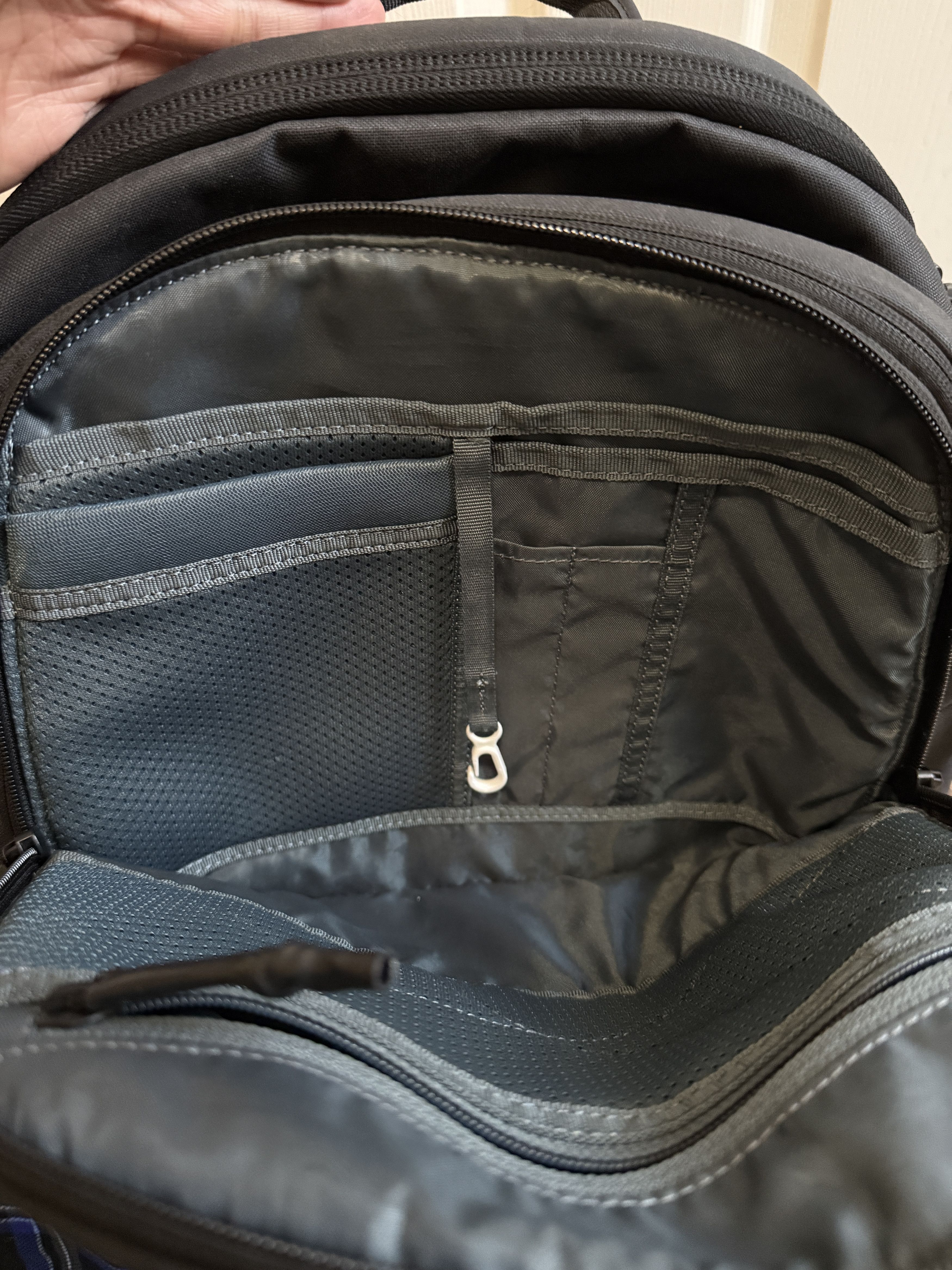 Outdoor Research Thule Aion Backpack - 28L Expandable up to 32L Size ONE SIZE - 10 Thumbnail