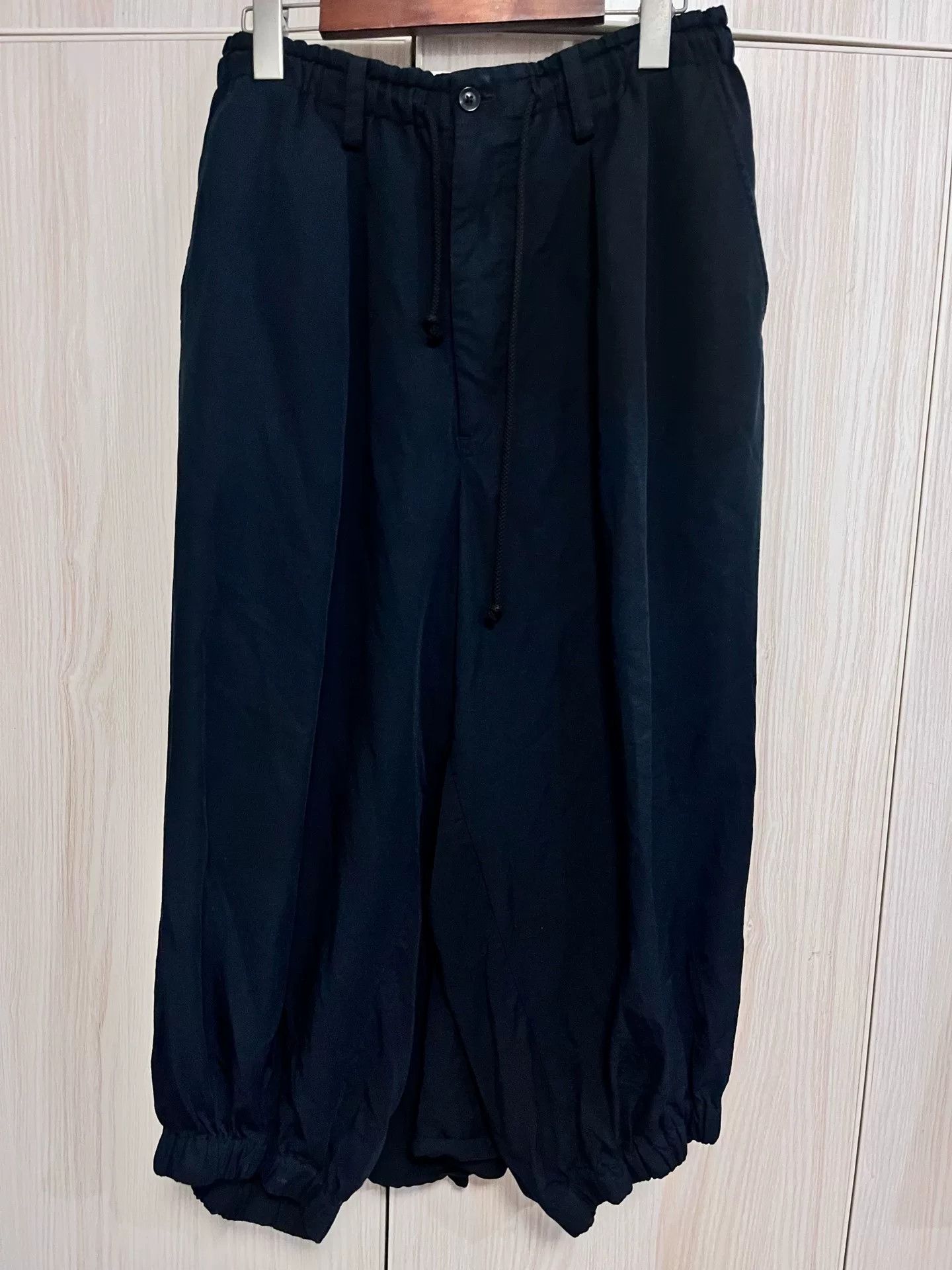 Yohji Yamamoto Yohji Yamamoto Black Crow Pants 22SS Size US 28 / EU 44 - 1 Thumbnail