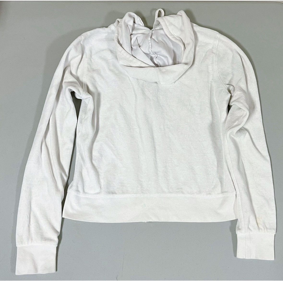 Fashion Nova White Velour Zipper Sweater Sweatshirt Hoodie Outerwear XS 🤍 Size XS / US 0-2 / IT 36-38 - 4 Thumbnail