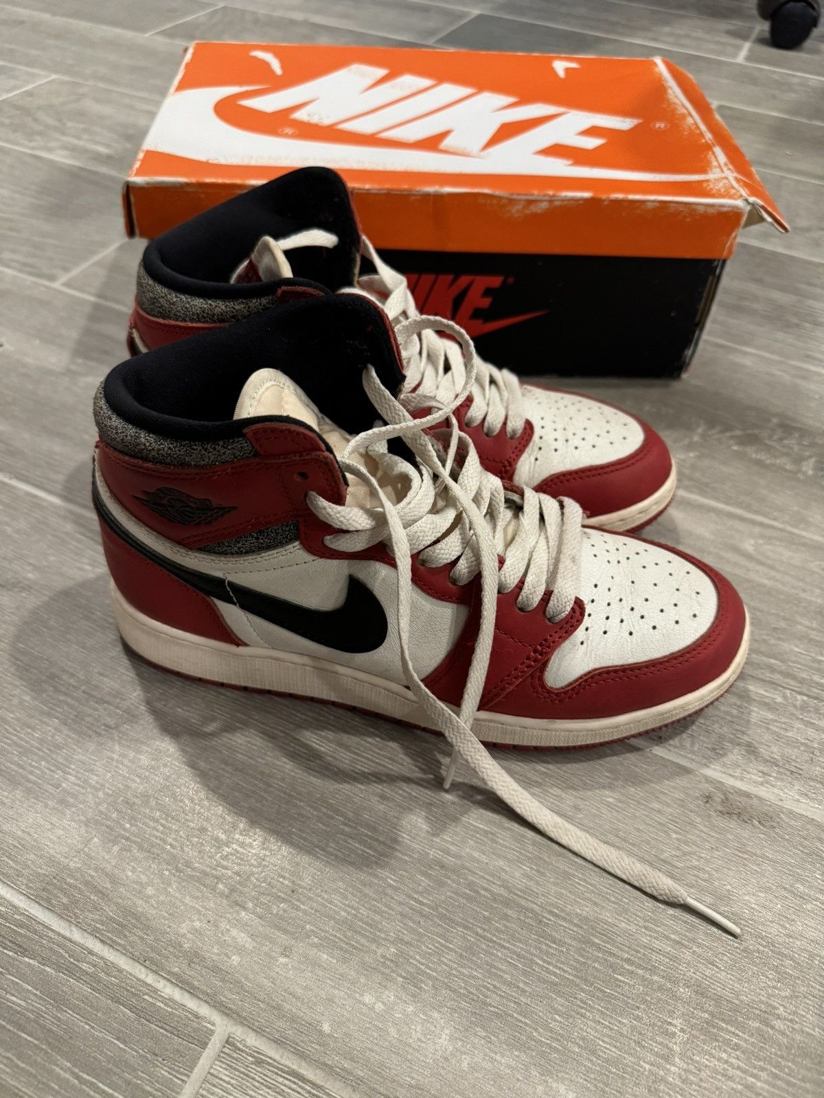 Nike Jordan 1 Retro High OG Chicago Lost and Found Size US 5.5 / EU 38 - 5 Thumbnail