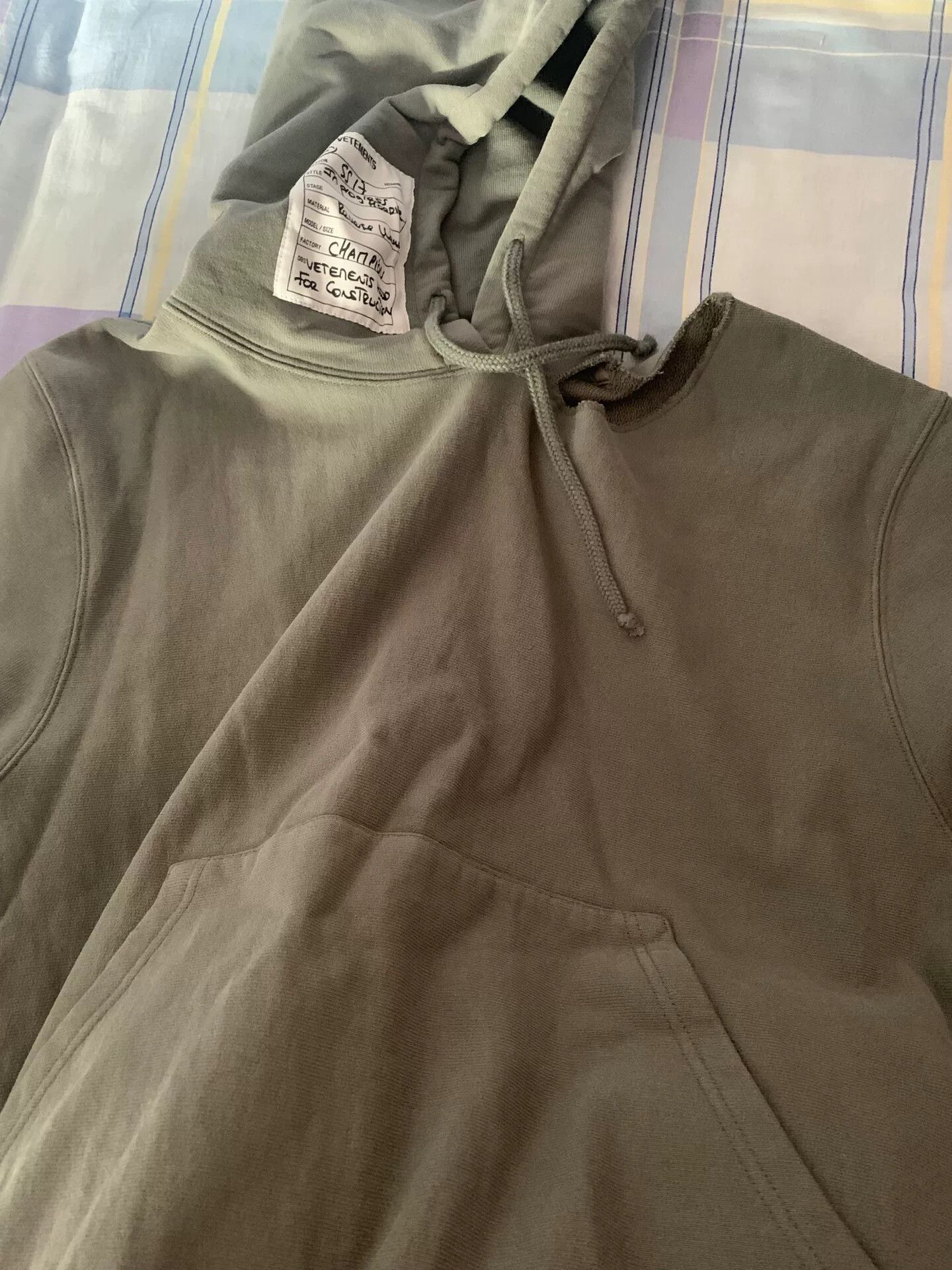 Vetements Vetements x Champion Cold Shoulder Hoodie Size US XS / EU 42 / 0 - 1 Thumbnail