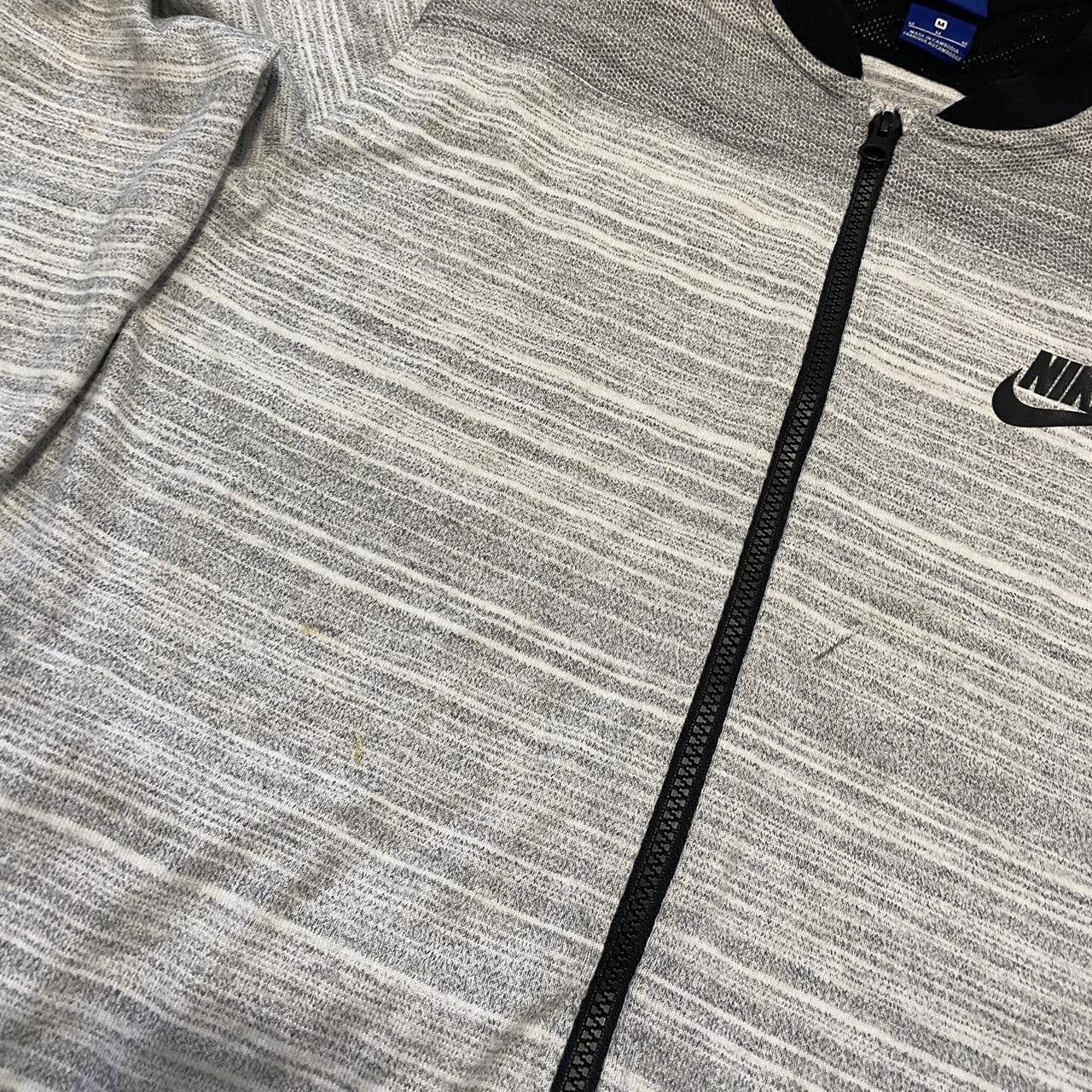 Nike Grey Nike sweatshirt with black accents Sportswear Size US M / EU 48-50 / 2 - 6 Thumbnail
