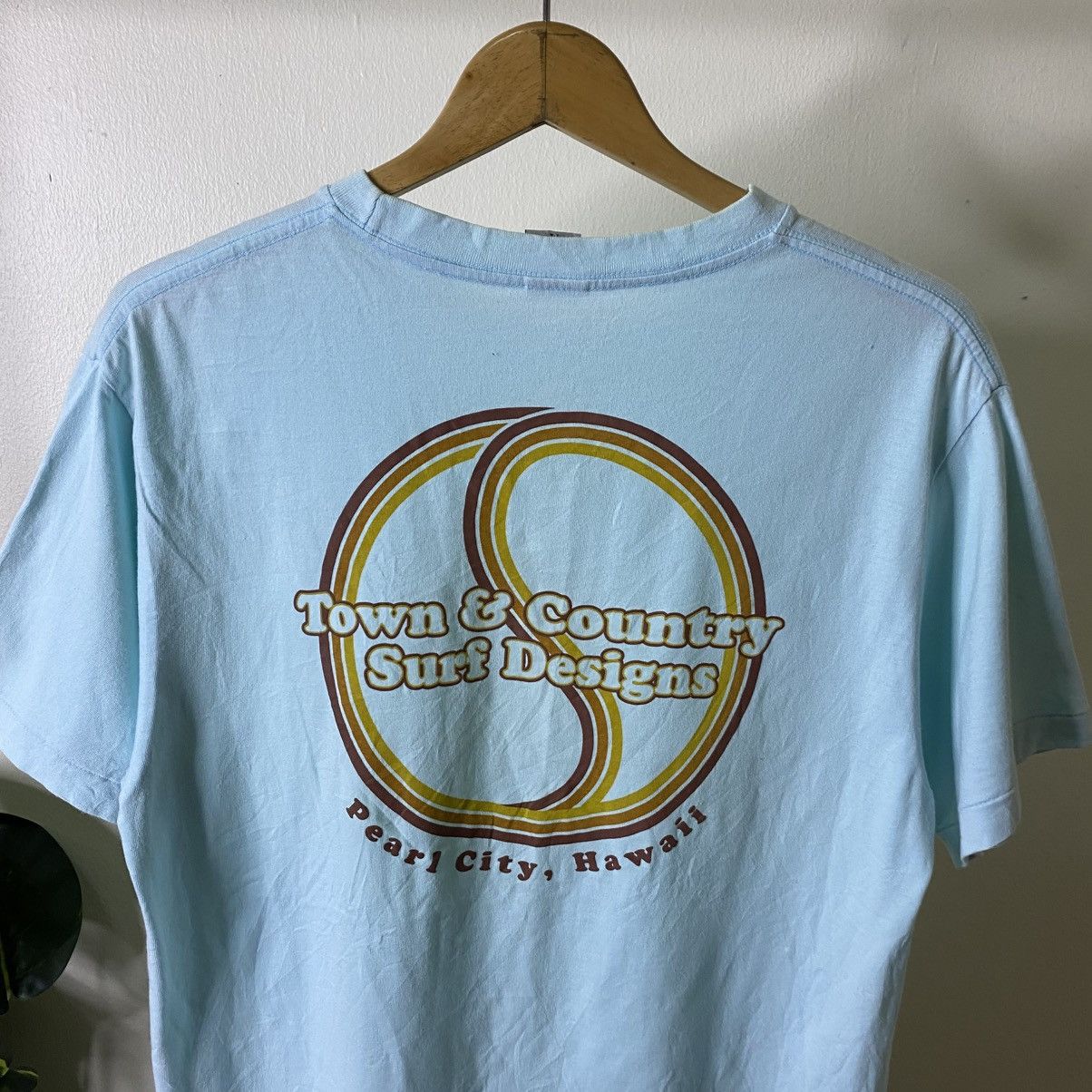 Vintage Y2K Town & Country Surf Design T Shirt Surfing Style Size US M / EU 48-50 / 2 - 2 Thumbnail
