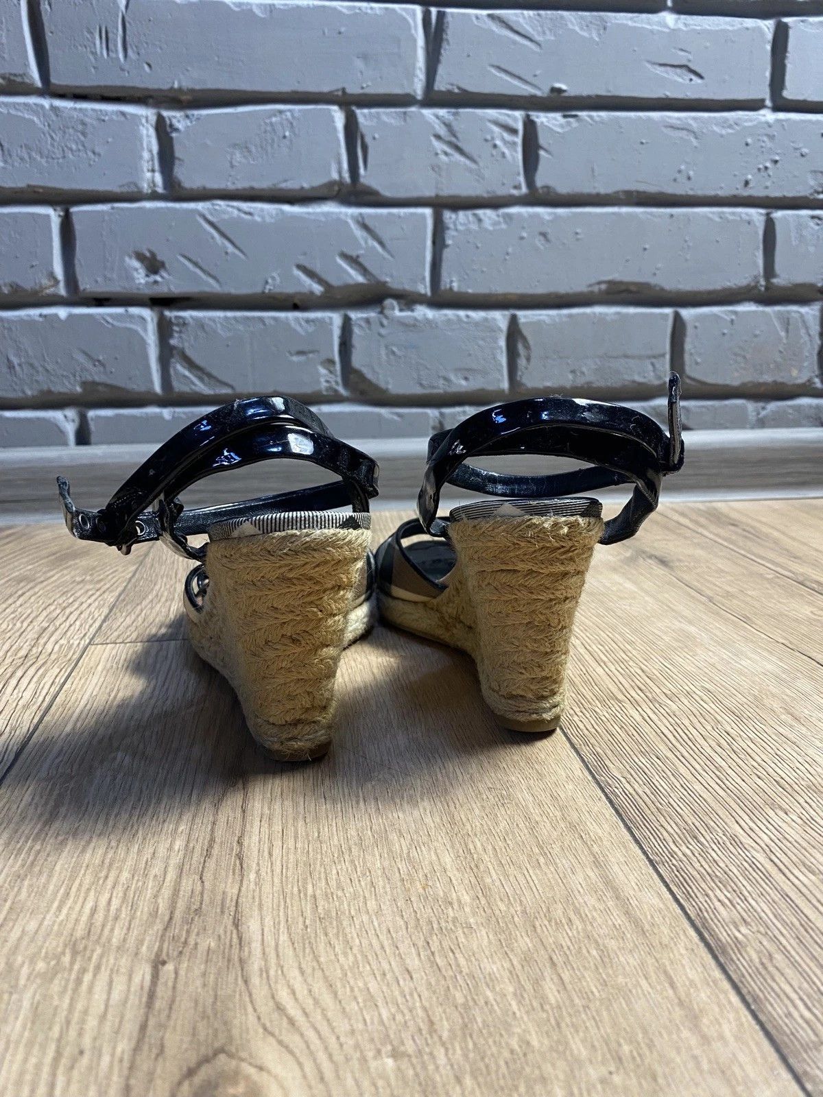 Burberry Burberry Black/beige Wedges Sandals Size 37 Made in Italy Size US 7 / IT 37 - 4 Thumbnail