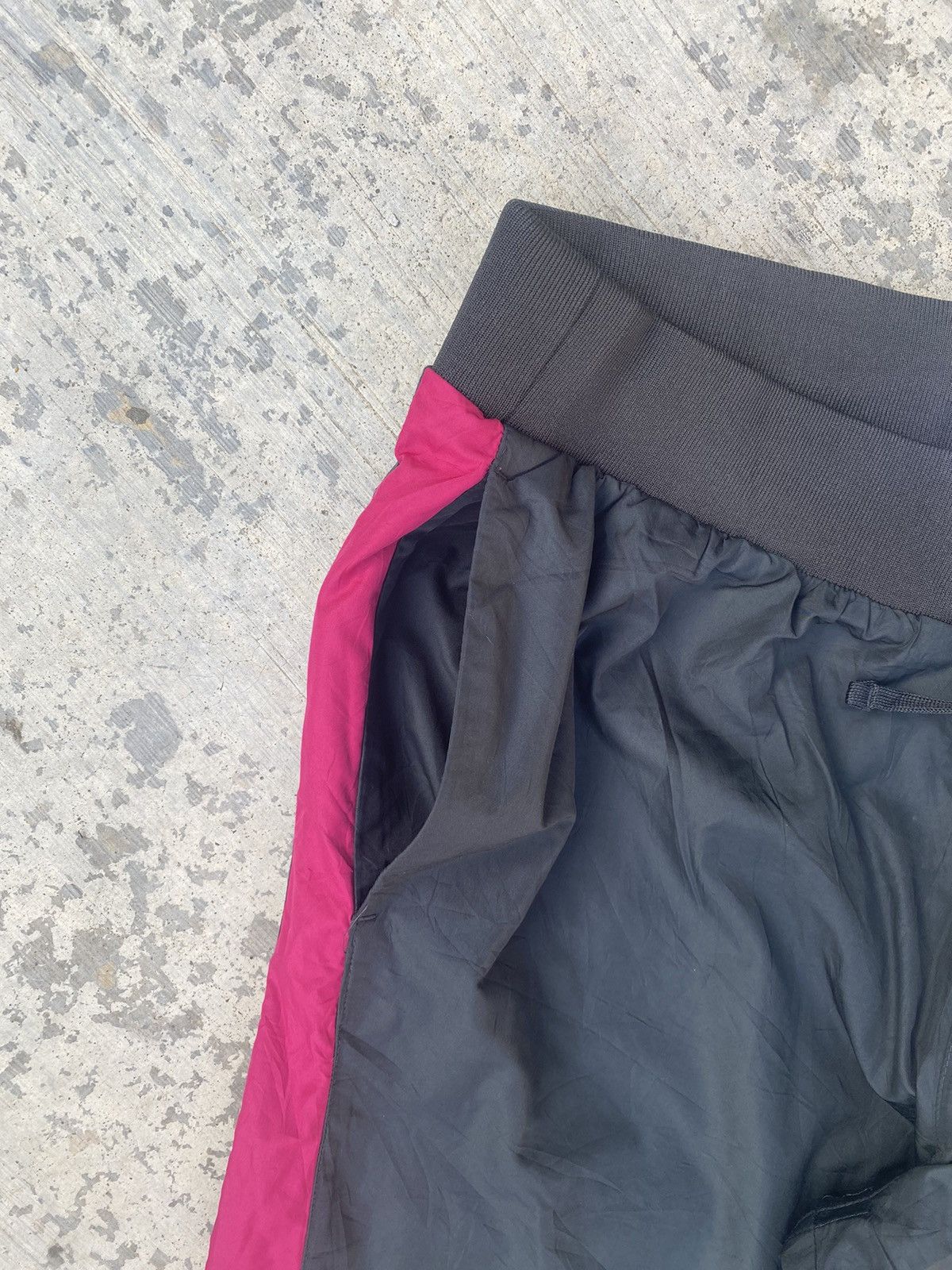 Nike Nike Grey Pink Nylon Pants Size 28" / US 6 / IT 42 - 5 Thumbnail