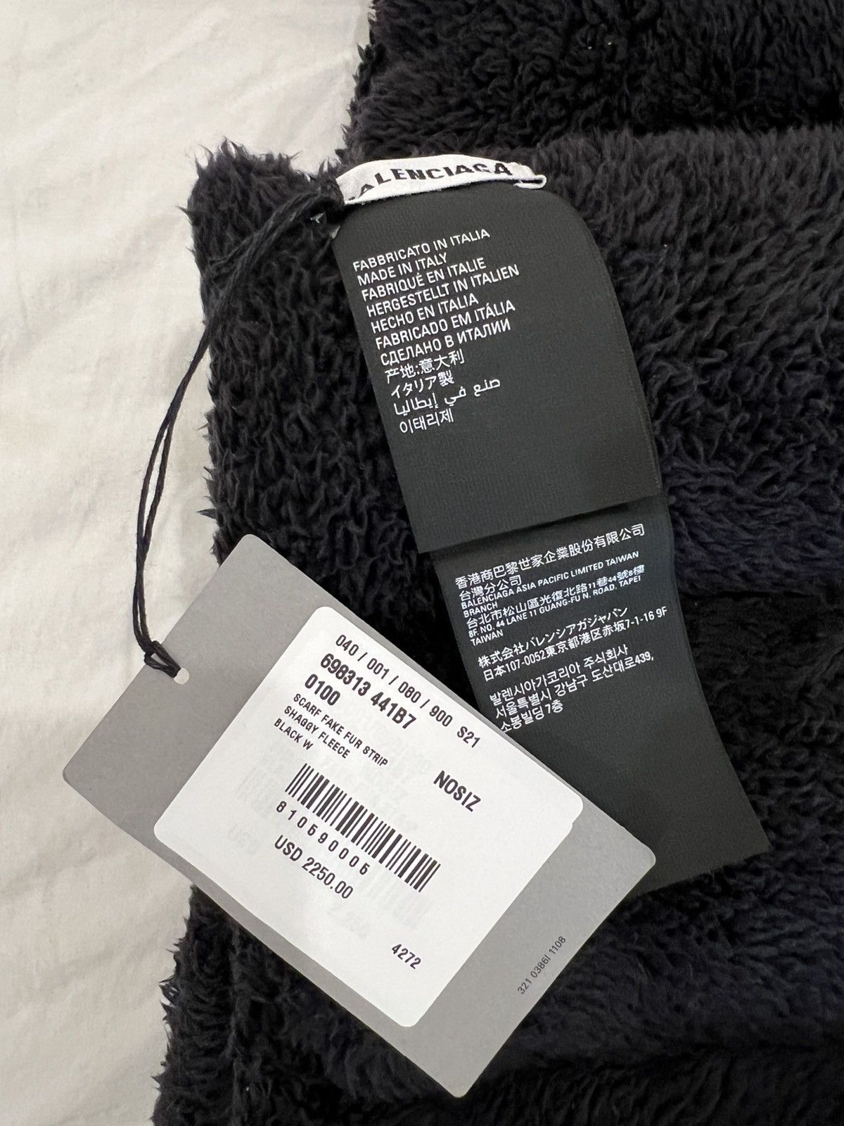 Balenciaga Balenciaga Quilted Stripe Faux Fur Scarf Size ONE SIZE - 5 Thumbnail
