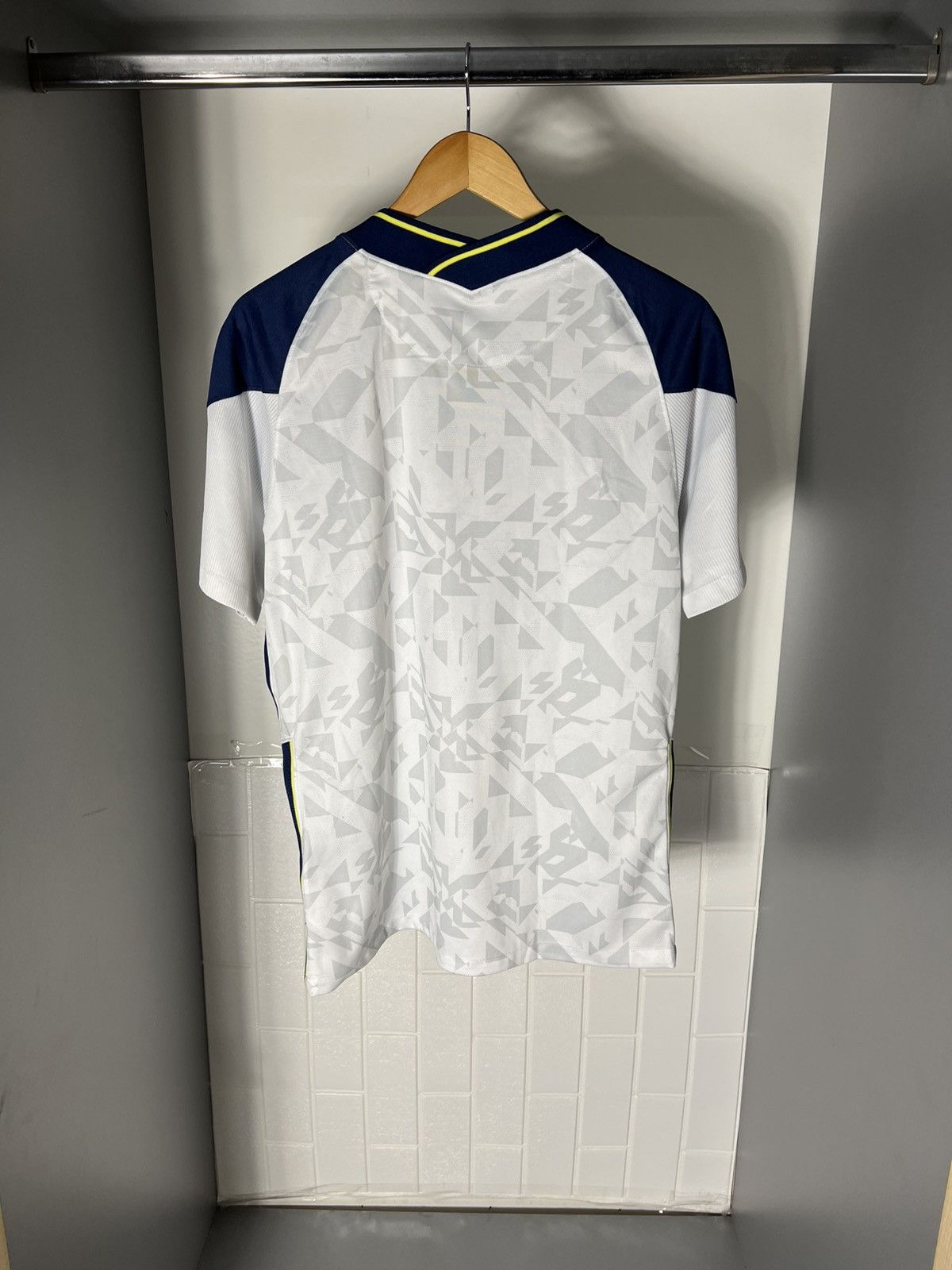Nike VINTAGE NIKE FC TOTTENHAM HOTSPUR ENGLAND SOCCER JERSEY Y2K Size US M / EU 48-50 / 2 - 6 Thumbnail
