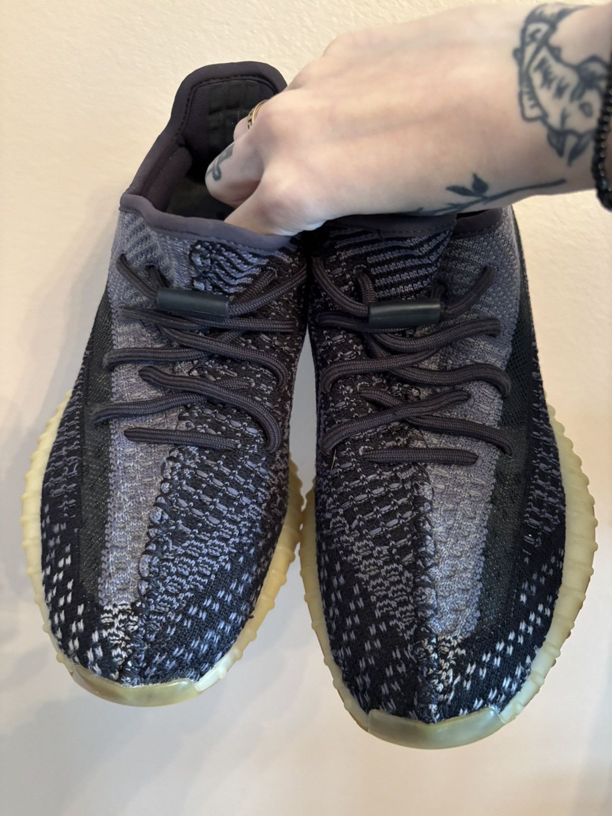 Yeezy adidas Yeezy Boost 350 V2 ‘Carbon' Size US 6 / EU 39 - 3 Thumbnail
