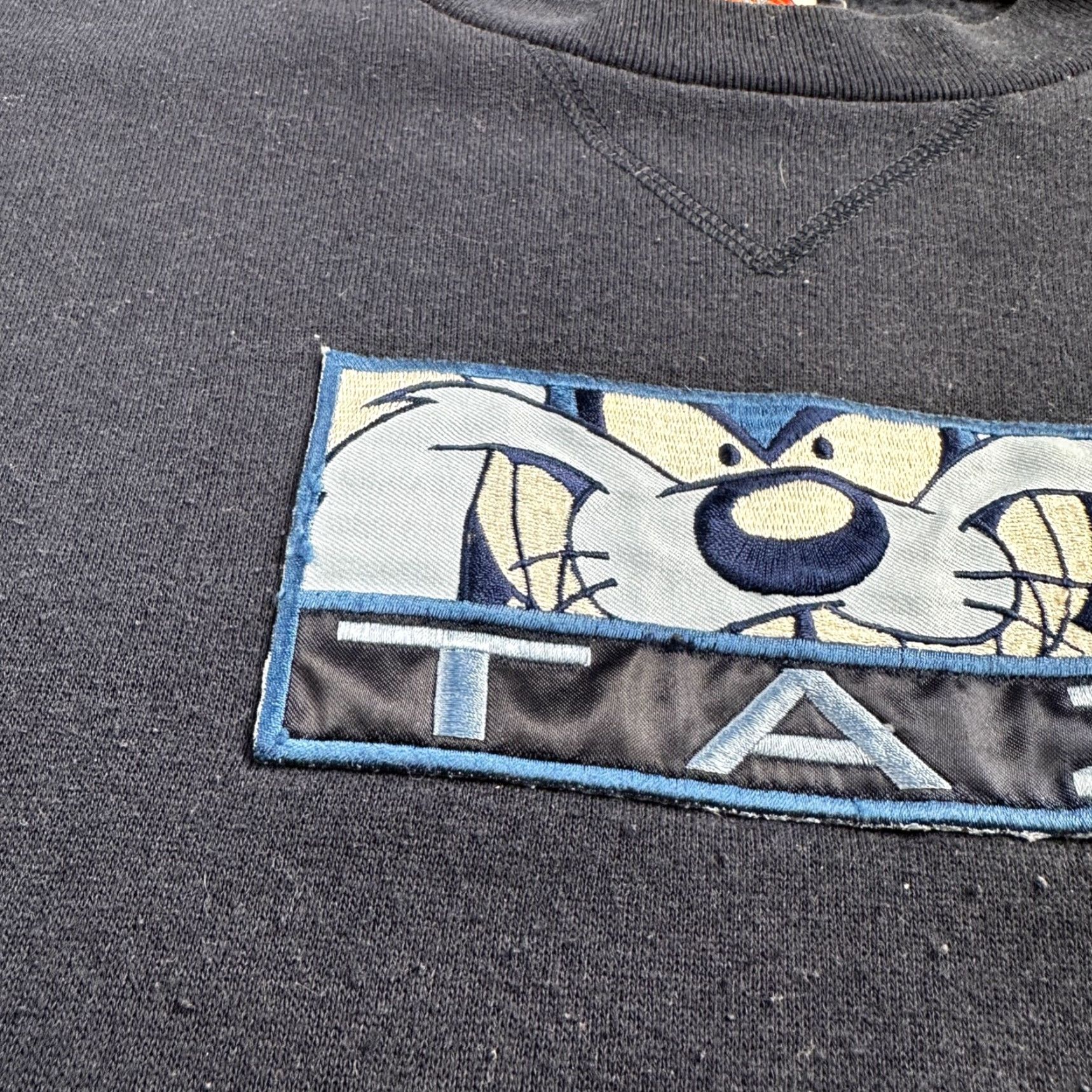 Vintage VINTAGE Looney Tunes Sweatshirt XL Navy Logo Crew Neck Men 90s College Sports Football TAZ Size US XL / EU 56 / 4 - 4 Thumbnail