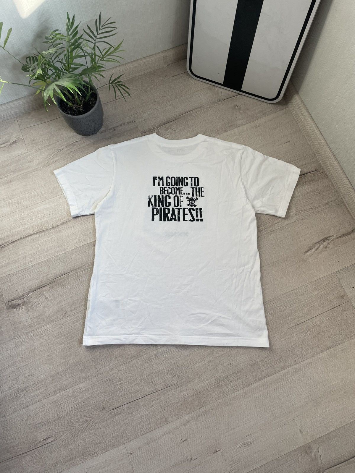 One Piece × Uniqlo Rare One Piece Uniqlo UT Archive King Of Pirates Anime Tee Size US M / EU 48-50 / 2 - 2 Thumbnail