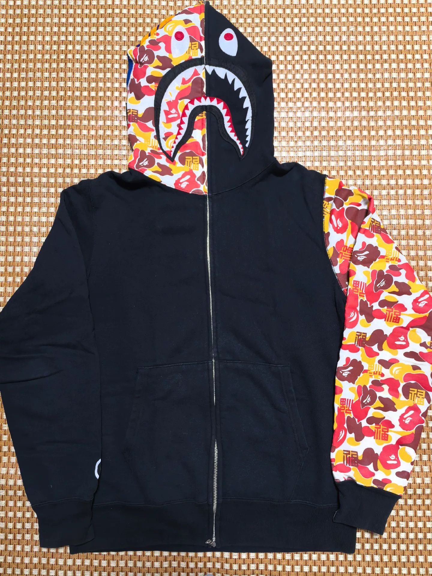 Bape Bape Shark Sweatshirt Pullover Size US L / EU 52-54 / 3 - 1 Thumbnail
