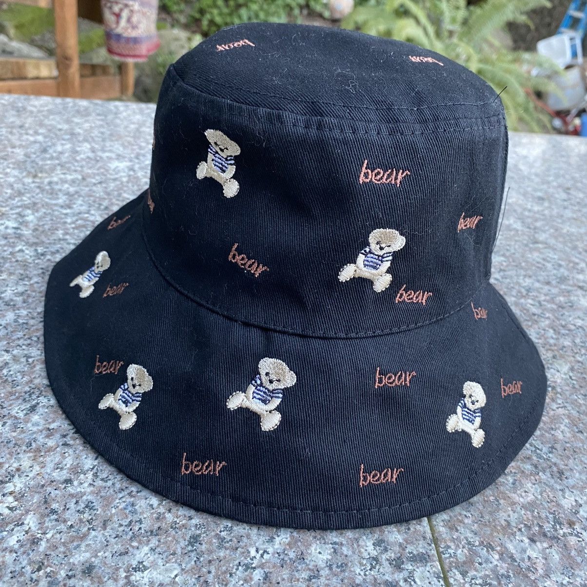 Other Reversible bear bucket hat Size ONE SIZE - 7 Thumbnail