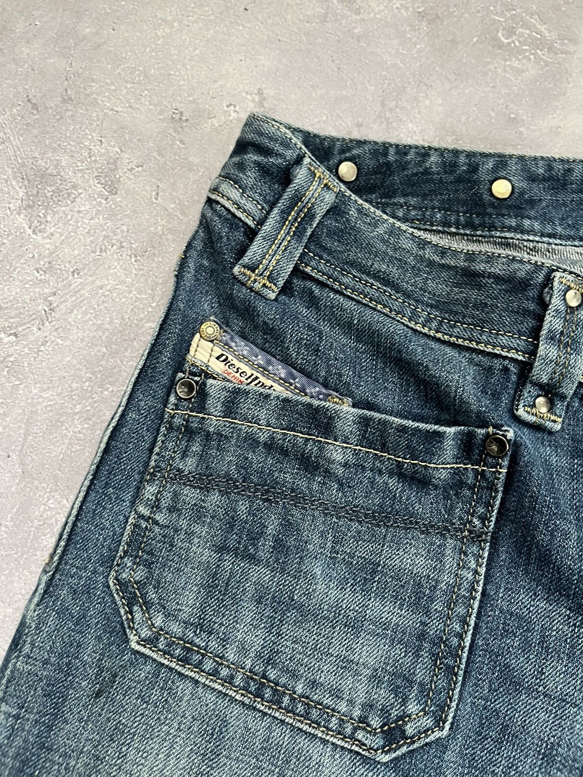 Diesel VINTAGE DIESEL KEATE Y2K STYLE WASHED BLUE ZIP POCKET JEANS Size 28" / US 6 / IT 42 - 9 Thumbnail