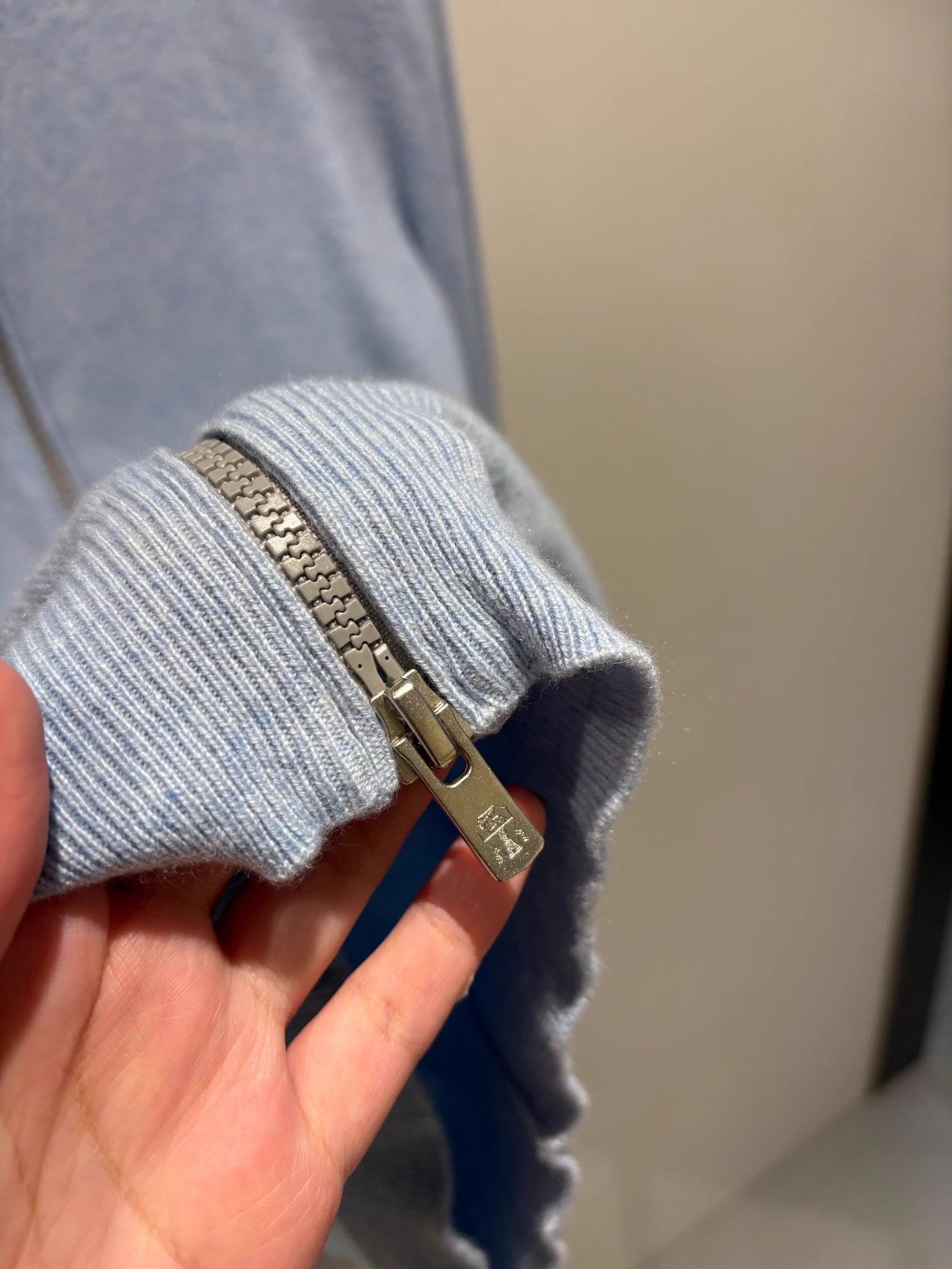 Brunello Cucinelli Brunello Cucinelli Lt. Blue Cashmere Zip Sweater 12Y (A) DS Size XXS / US 00 / IT 34 - 2 Thumbnail
