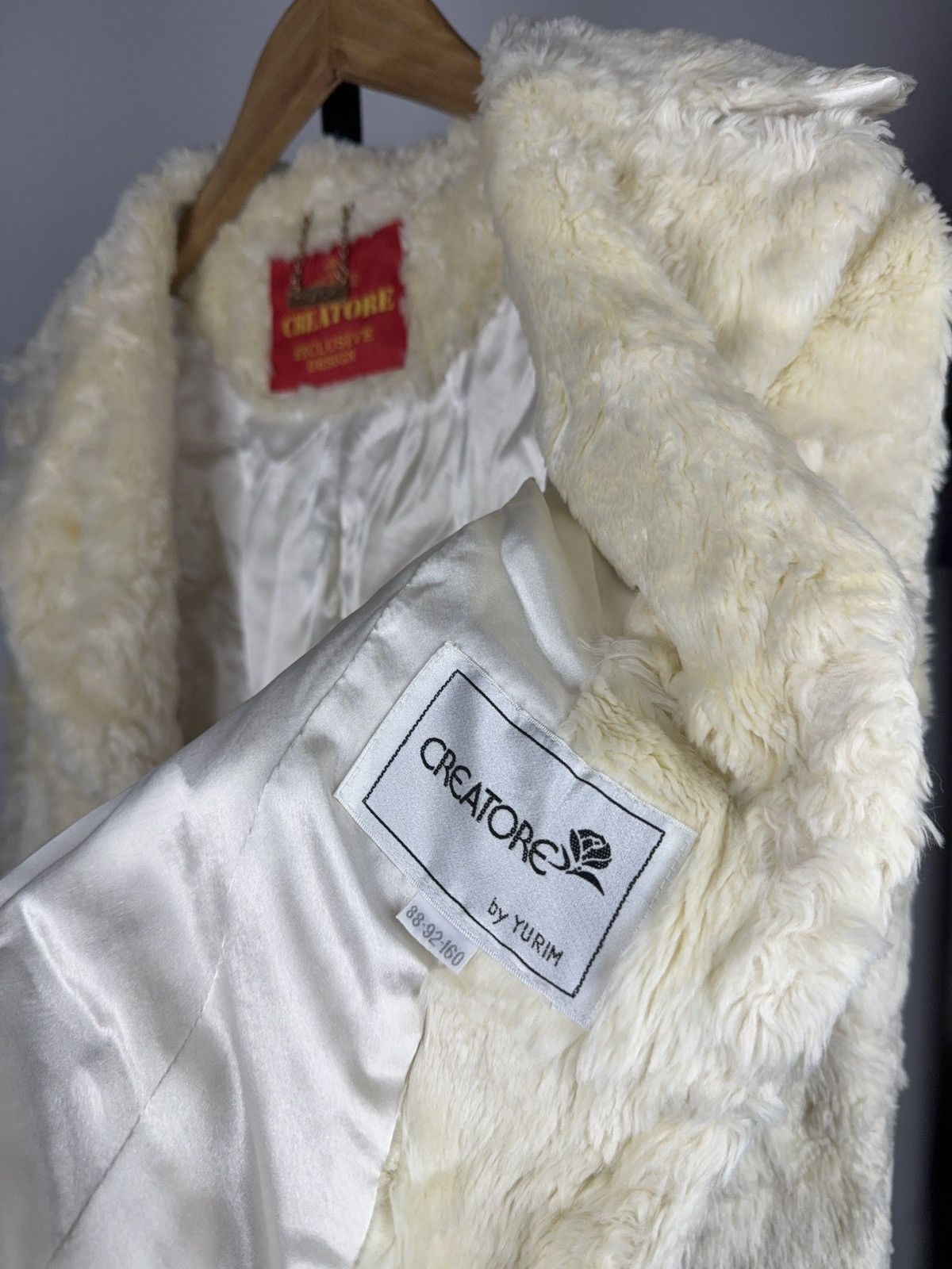Japanese Brand Avant Garde 00s Ivory Faux Fur Coat Vintage Korean Designer Size S / US 4 / IT 40 - 10 Thumbnail