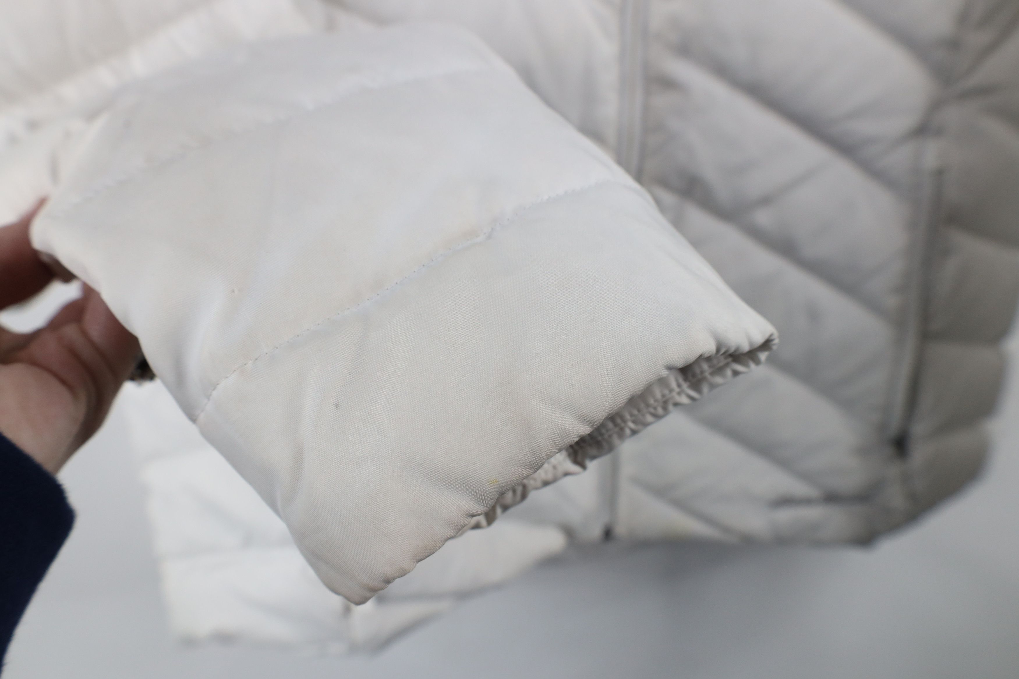 Eddie Bauer × Vintage Eddie Bauer Distressed Goose Down Hooded Puffer Jacket White Size L / US 10 / IT 46 - 8 Thumbnail