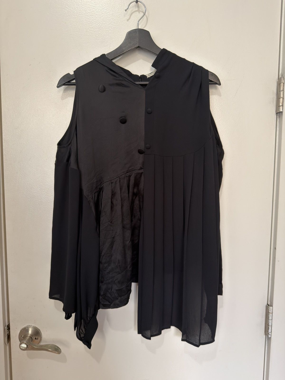 Balenciaga FW16 Asymmetric Sleeveless Top Size XS / US 0-2 / IT 36-38 - 1 Thumbnail