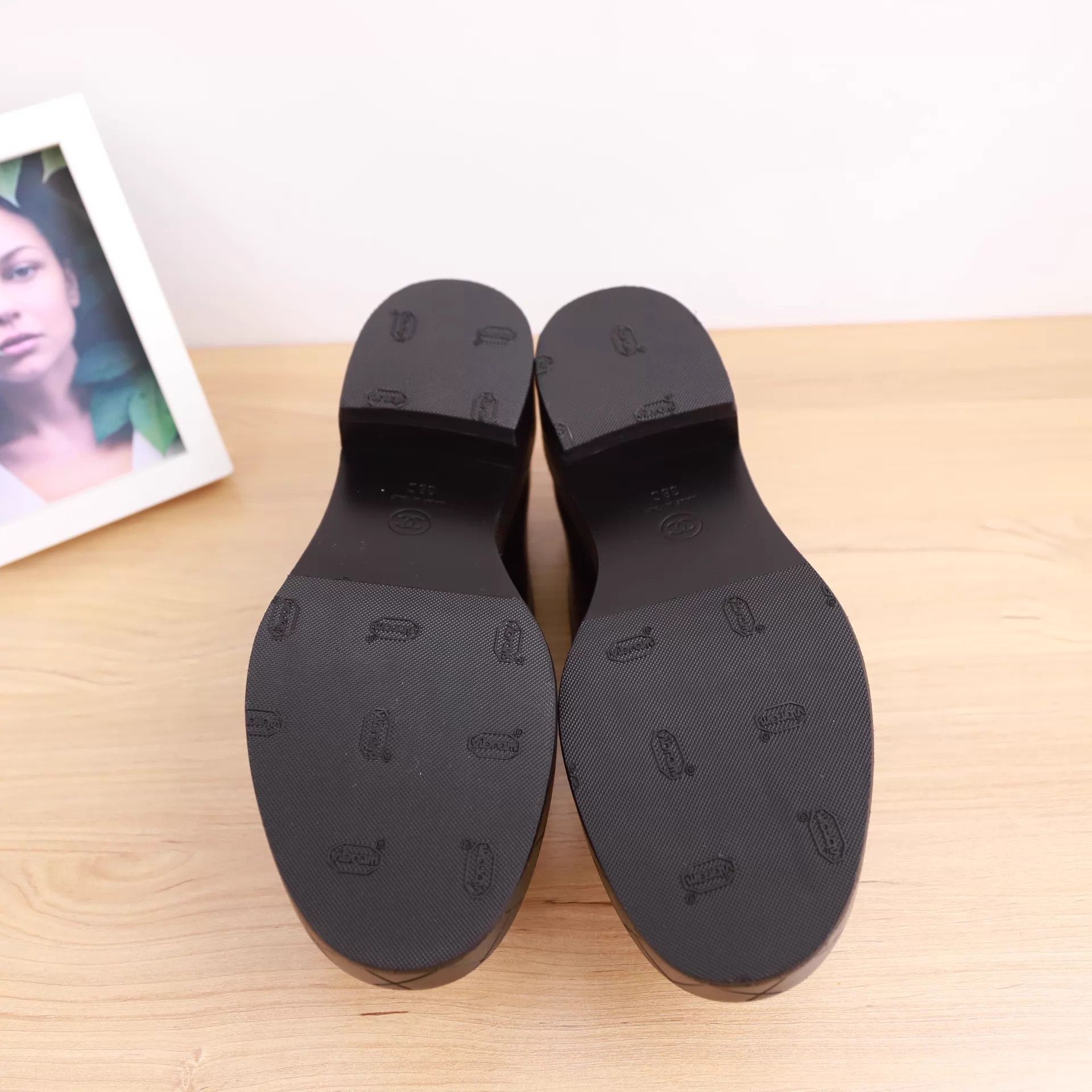 Chanel CHANEL Women's Classic Loafers 38 Size US 7.5 / IT 37.5 - 5 Thumbnail