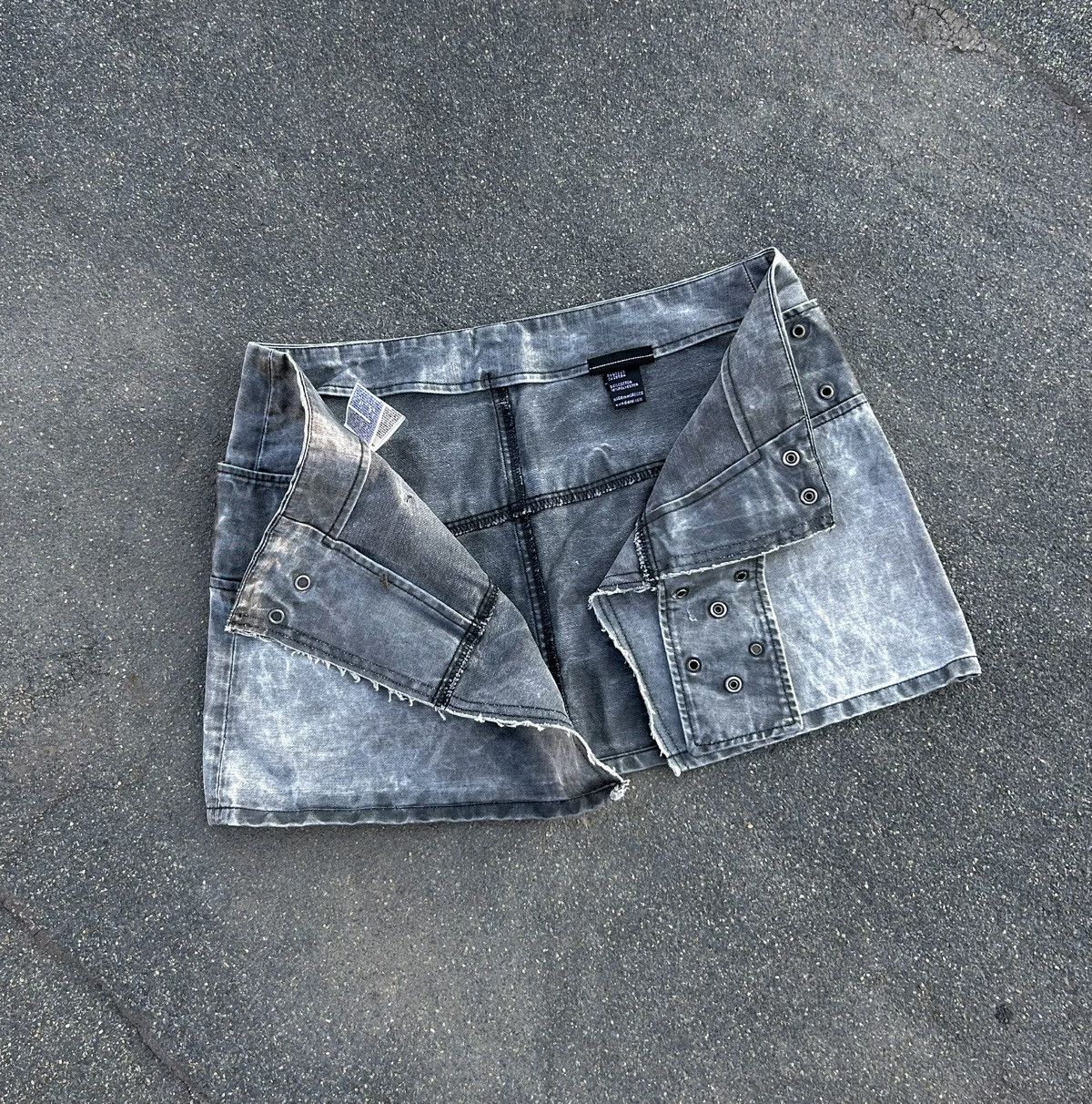 Diesel Vintage Diesel Belted Y2k Mini Skirt Size 30" / US 8 / IT 44 - 8 Thumbnail