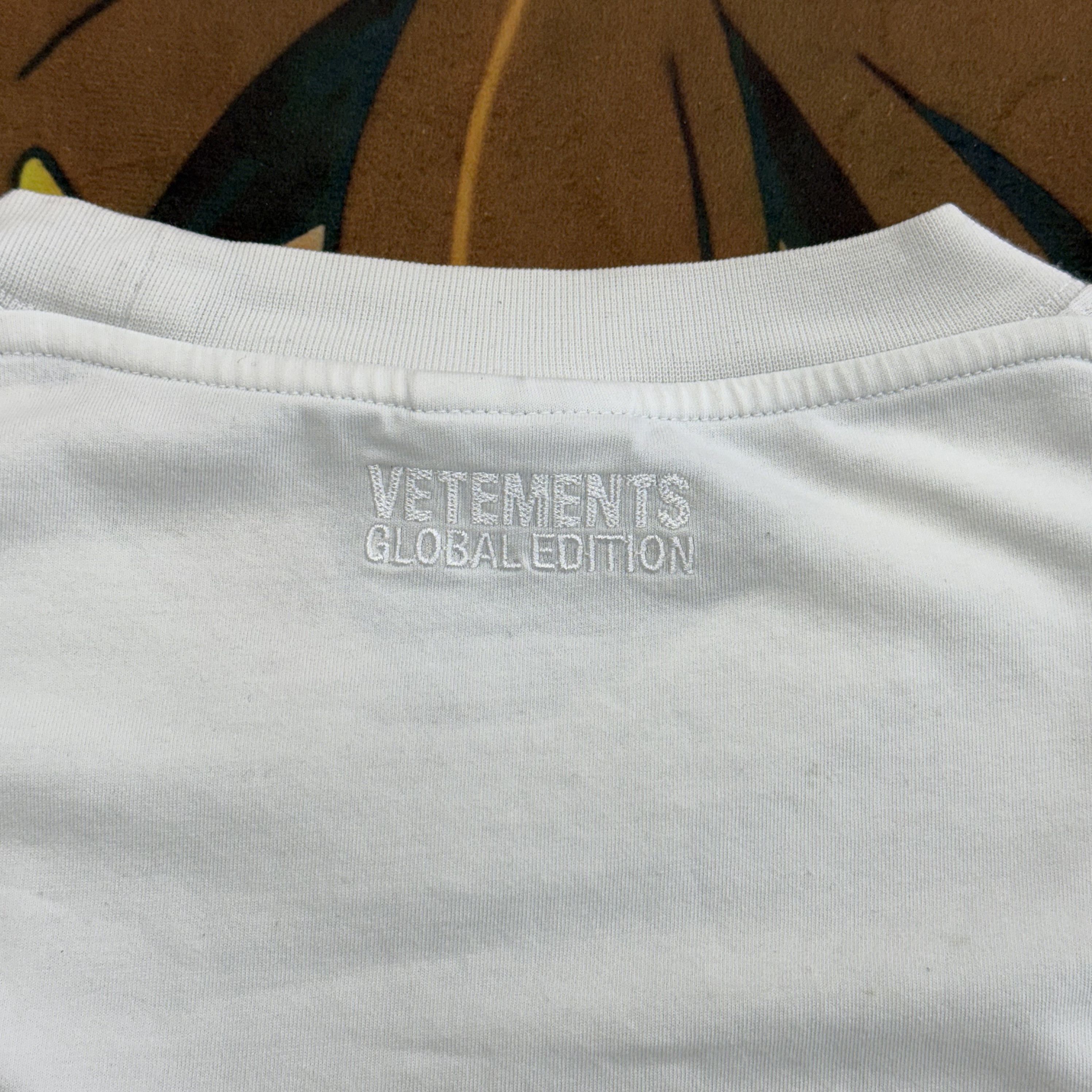 Vetements Vetements Think Globally Logo T-Shirt White XL Size US XL / EU 56 / 4 - 6 Thumbnail