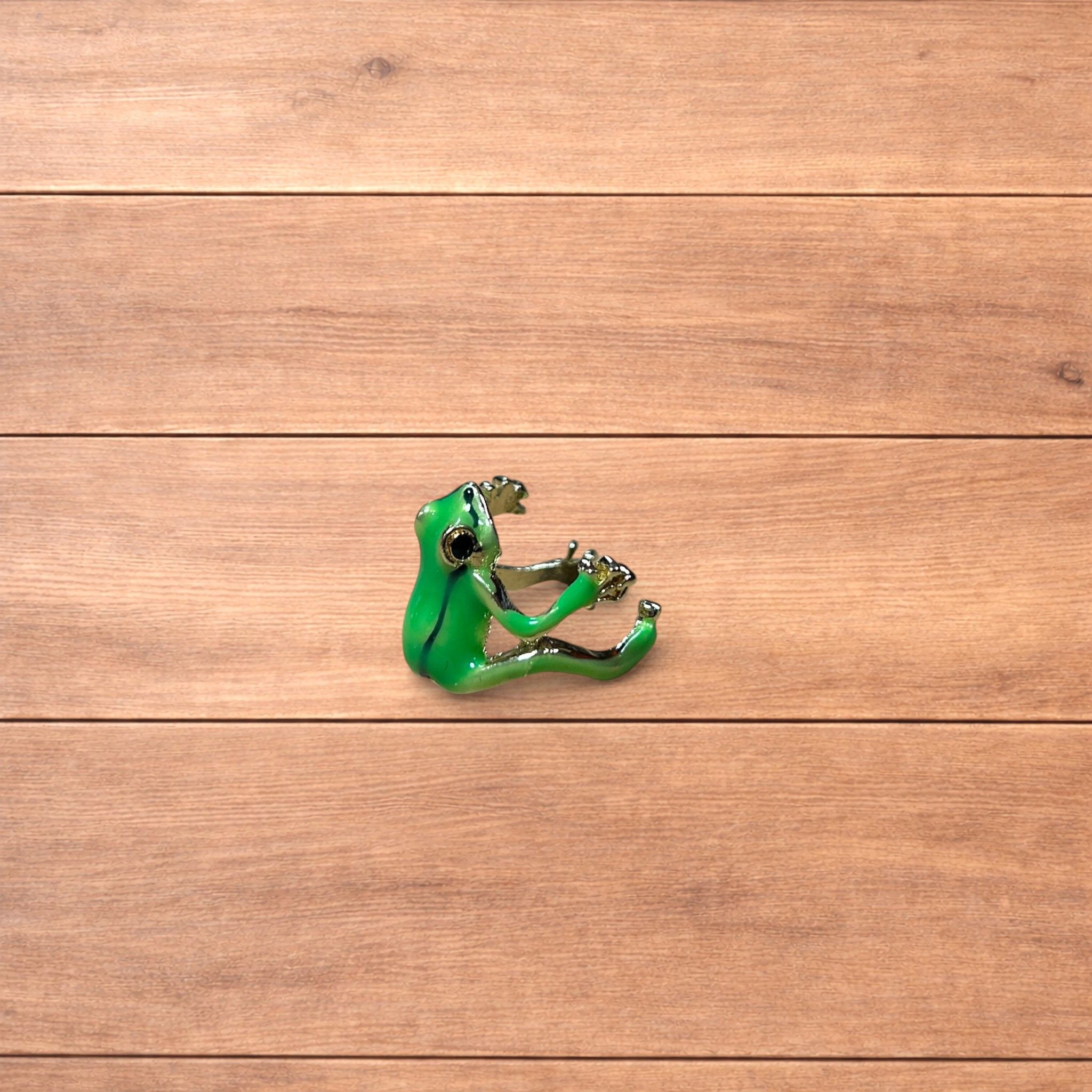 Japanese Brand Novelty fun Frog adjustable ring in green/silver. Size ONE SIZE - 3 Thumbnail