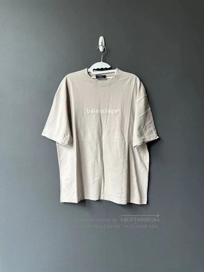 Balenciaga Balenciaga Beige Letter Print Short Sleeve. Size US S / EU 44-46 / 1 - 1 Thumbnail