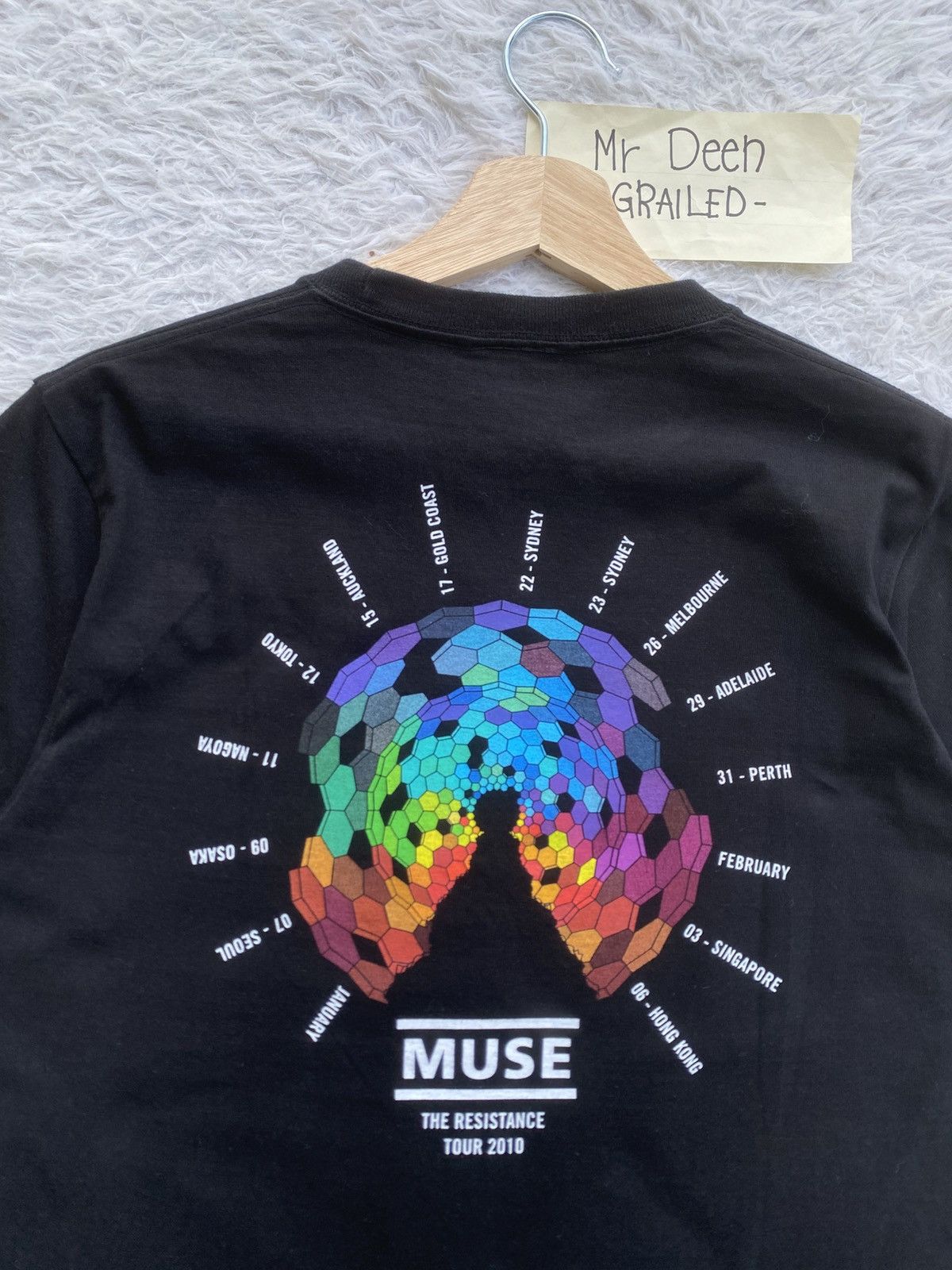 Band Tees Rare Muse The Resistance Tour Concert 2010 Tshirt Size US S / EU 44-46 / 1 - 18 Thumbnail