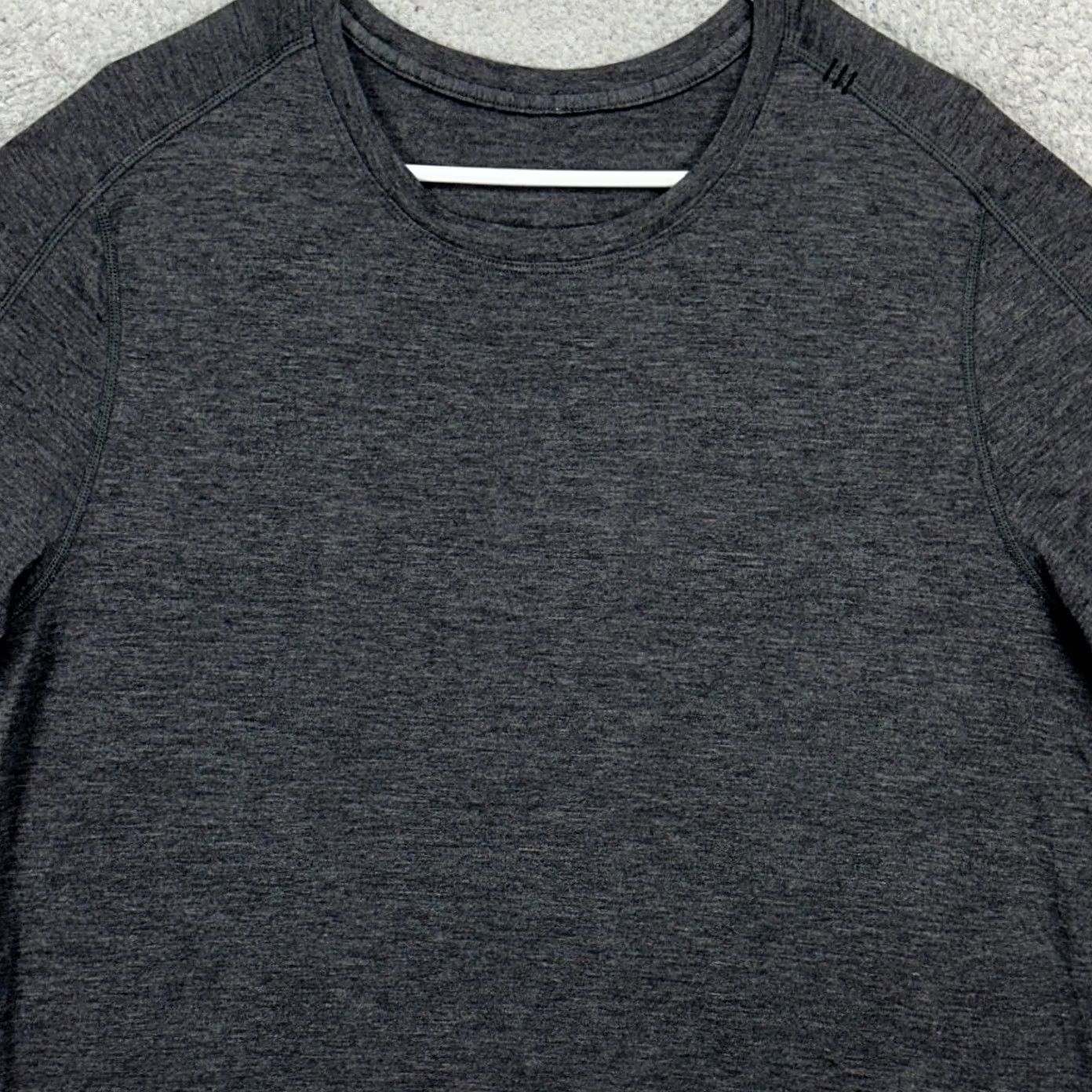 Lululemon Lululemon T-Shirt Men Large Dark Gray Athletic Short Sleeve Logo Breathing Crew Neck Shirt Size US L / EU 52-54 / 3 - 2 Thumbnail