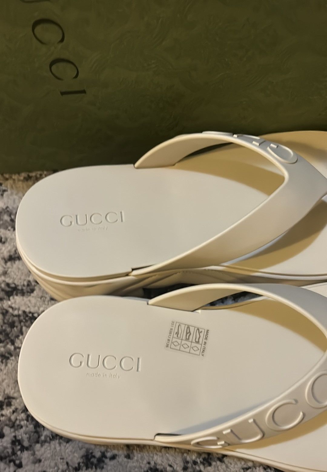 Gucci Gucci Thong Platform Sandal size 40 Mystic White Size US 10 / IT 40 - 5 Thumbnail