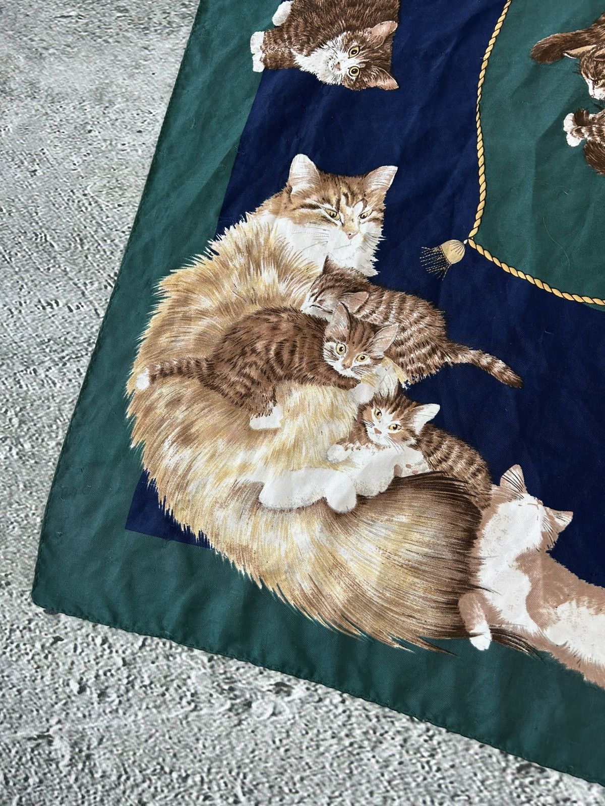 Vintage Vintage scarf cats fullprint shawl Size ONE SIZE - 11 Thumbnail