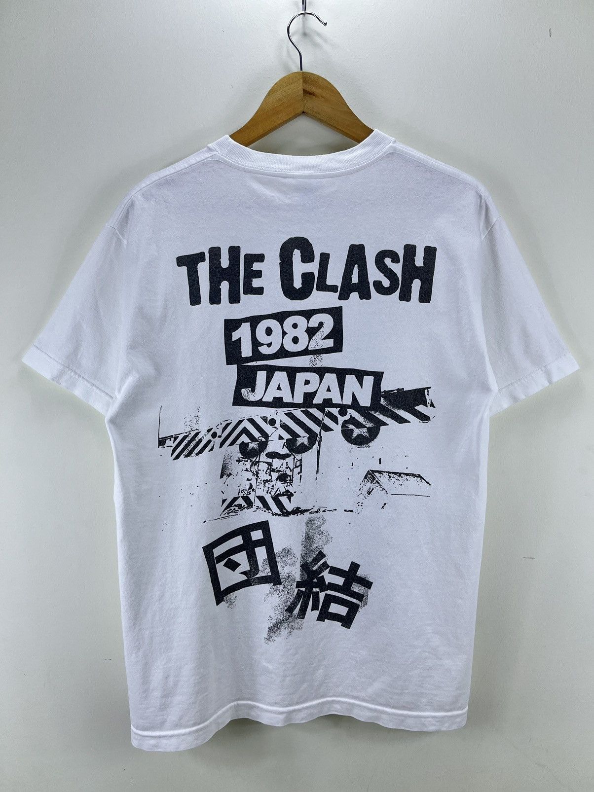 Band Tees Vintage The Clash Tour Japan 1982 RARE PIECES!! Size US M / EU 48-50 / 2 - 7 Thumbnail