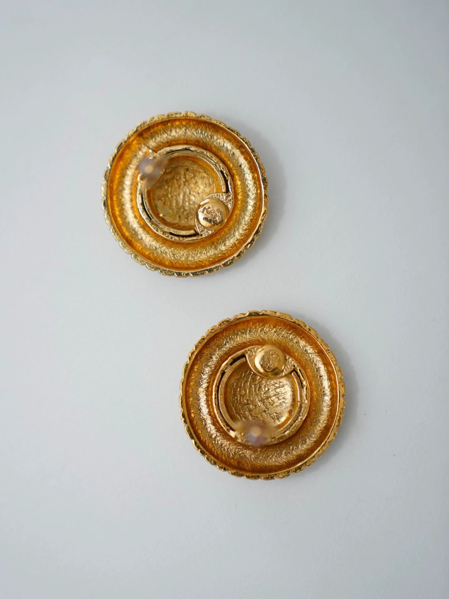 Yves Saint Laurent YSL Vintage Gold-Tone Woven Disc Earclips Size ONE SIZE - 4 Thumbnail