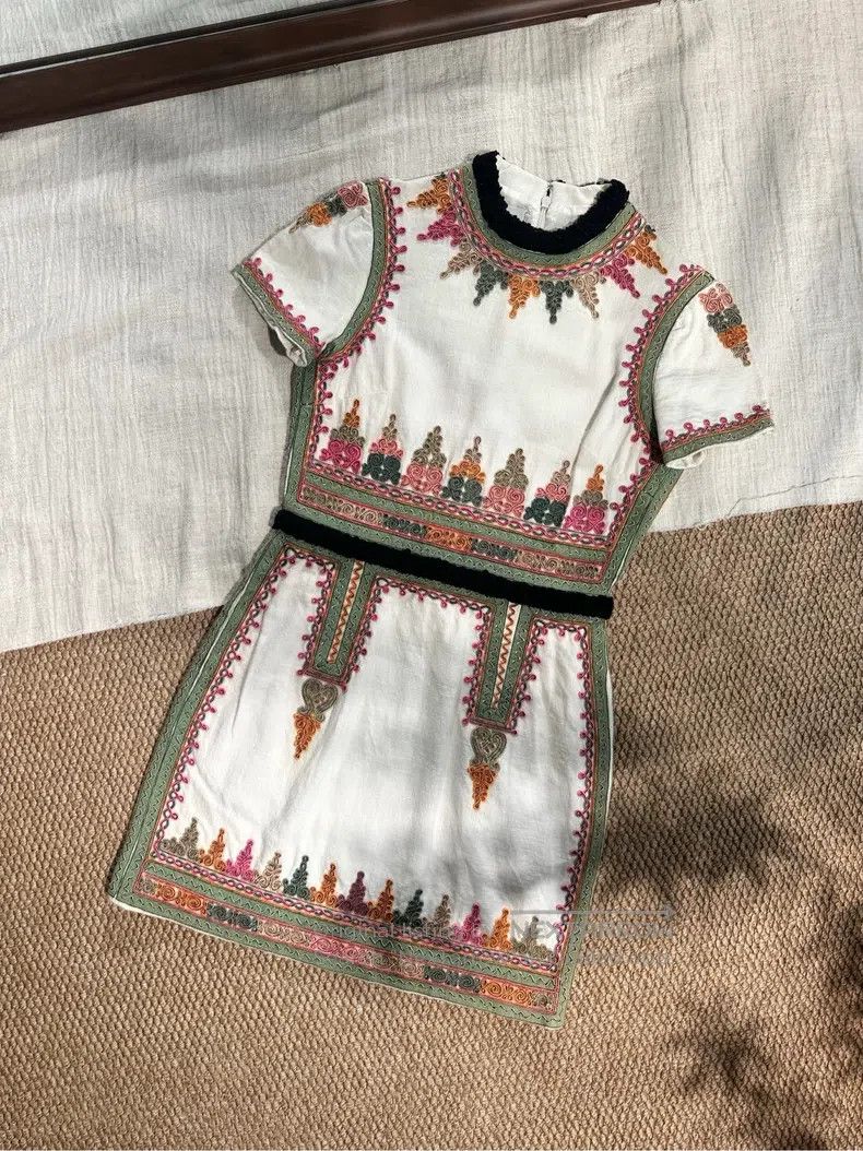 Valentino Valentino Hand-embroidered ethnic style dress Size L / US 10 / IT 46 - 2 Thumbnail