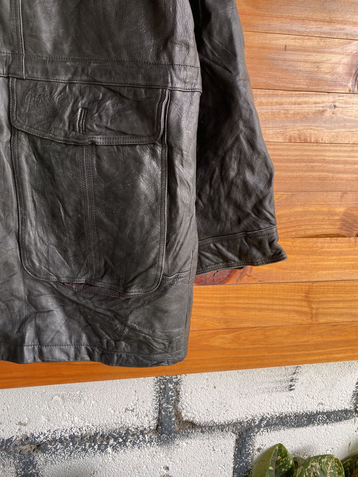 Japanese Brand Vintage Crocodile Leather Jacket Black Genuine Leather Coat Size US L / EU 52-54 / 3 - 6 Thumbnail