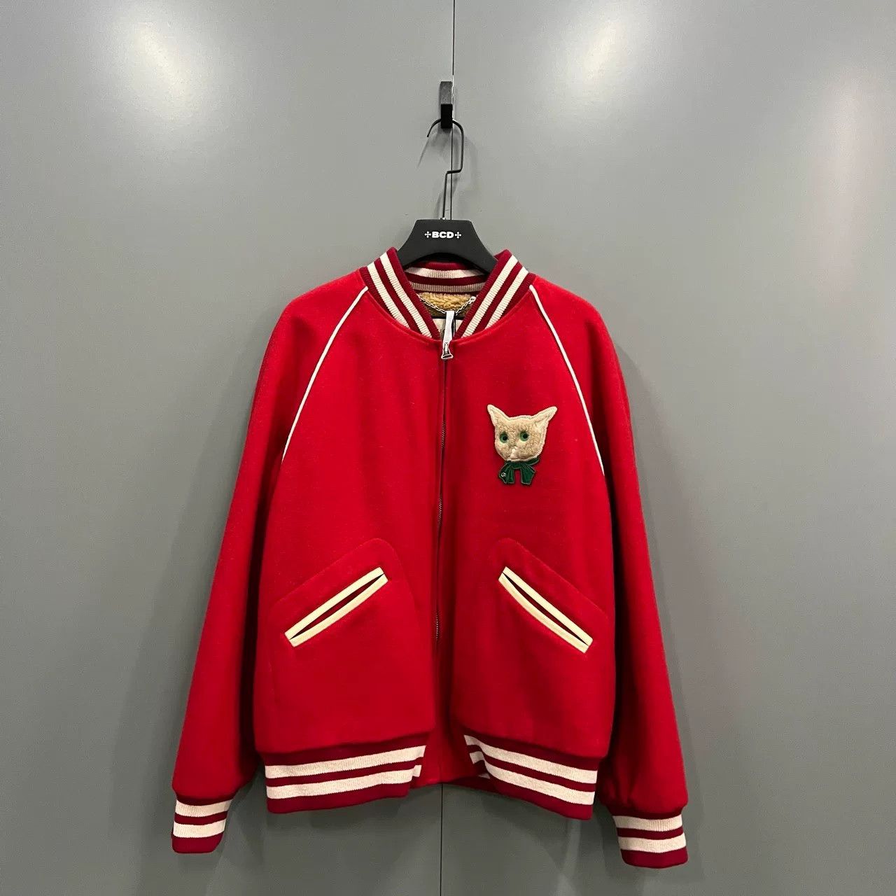 Gucci red gucci baseball jacket with white trim Size US L / EU 52-54 / 3 - 1 Thumbnail