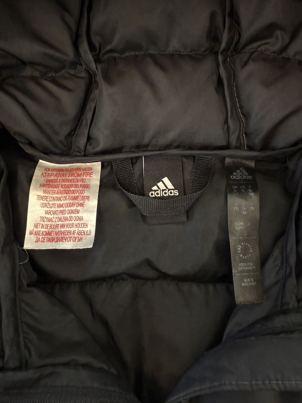 90’s ADIDAS RARE LOGO THREE STRIPE BRAND RETRO DOWN PUFFER