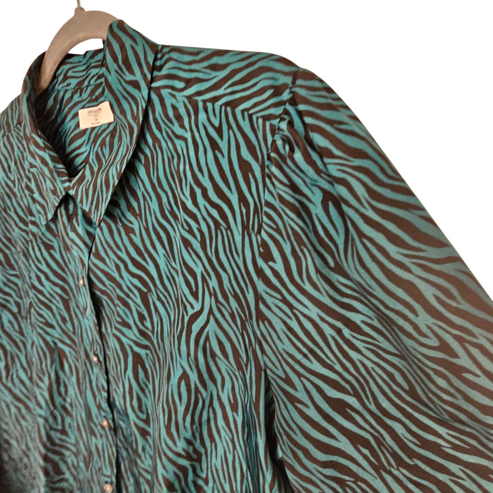 UNTUCKit UNTUCKit Womens Carlyn Zebra Print Shirt Size 14 Career Corp Size XL / US 12-14 / IT 48-50 - 5 Thumbnail