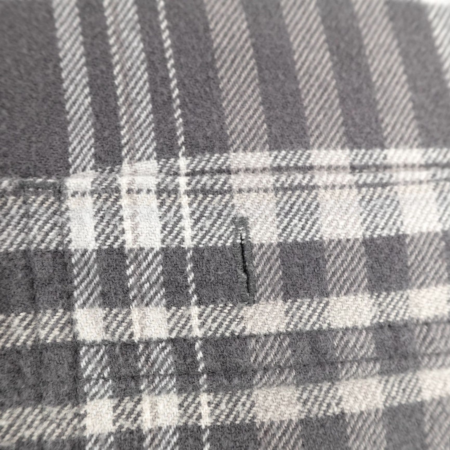 Vintage Woolrich Shirt Mens 2XL Plaid Flannel Button-Up Work Grey White Cotton Woolrich Brand Shirt 2XL Mens 90s Outdoor Pockets Button-Down Size US XXL / EU 58 / 5 - 3 Thumbnail