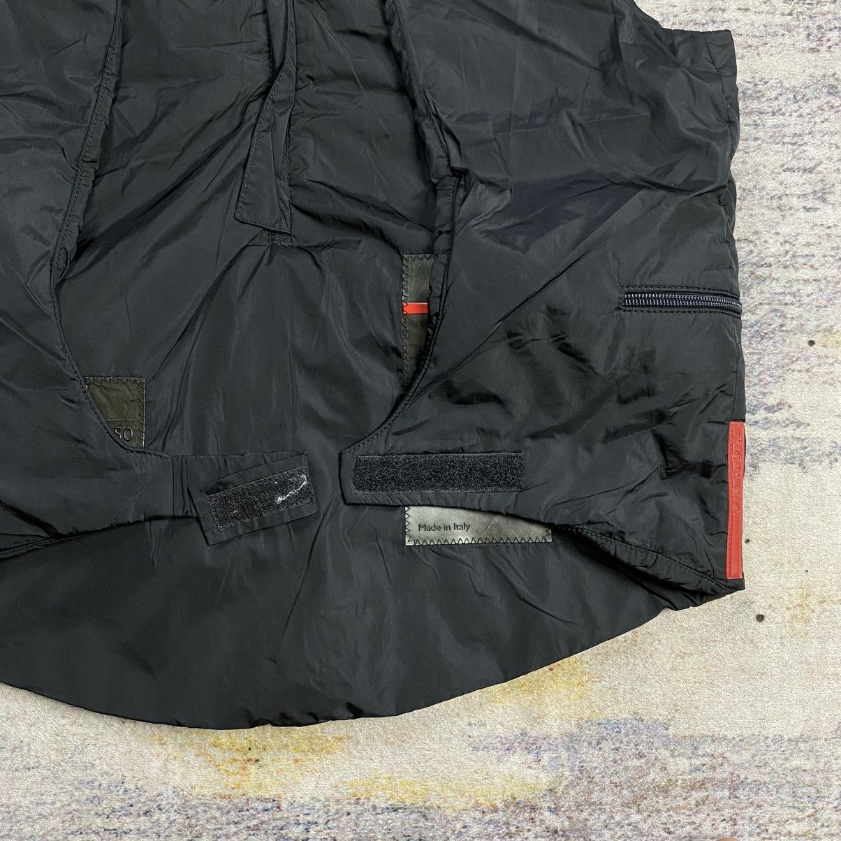 Prada Prada hooded packable vest Size US M / EU 48-50 / 2 - 13 Thumbnail