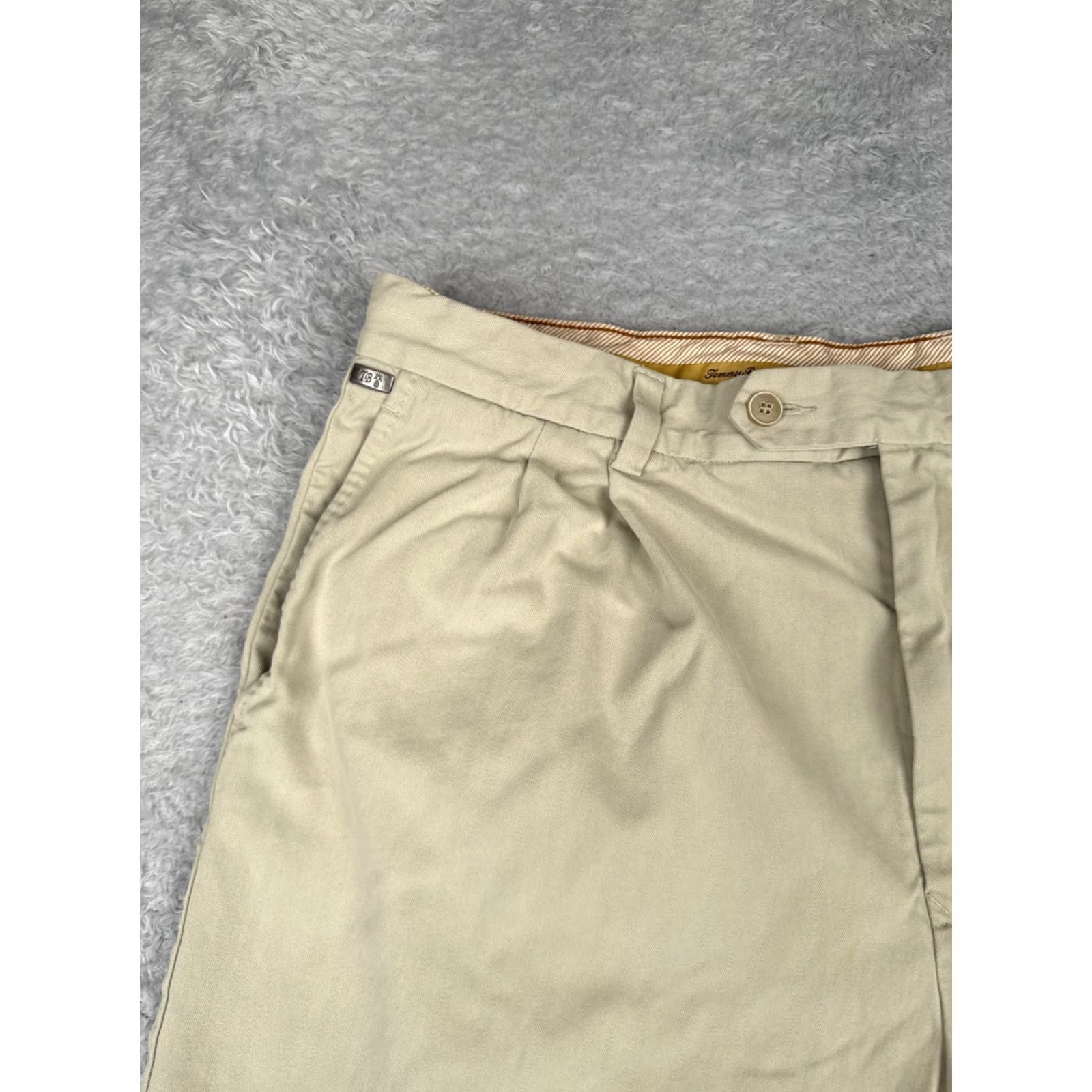 Tommy Bahama Tommy Bahama Shorts Adult 38 Beige Pleated Silk Chino Casual Beach Mens Size US 38 / EU 54 - 4 Thumbnail