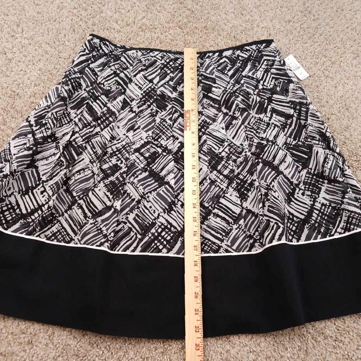 Talbots Talbots Skirt Petite 12P Gray Geometric Knee Length Pleated Dry Clean Only Cotton Silk Lightweight Lined Women Skirt Mens? No, Women Size 34" / US 12 / IT 48 - 4 Thumbnail