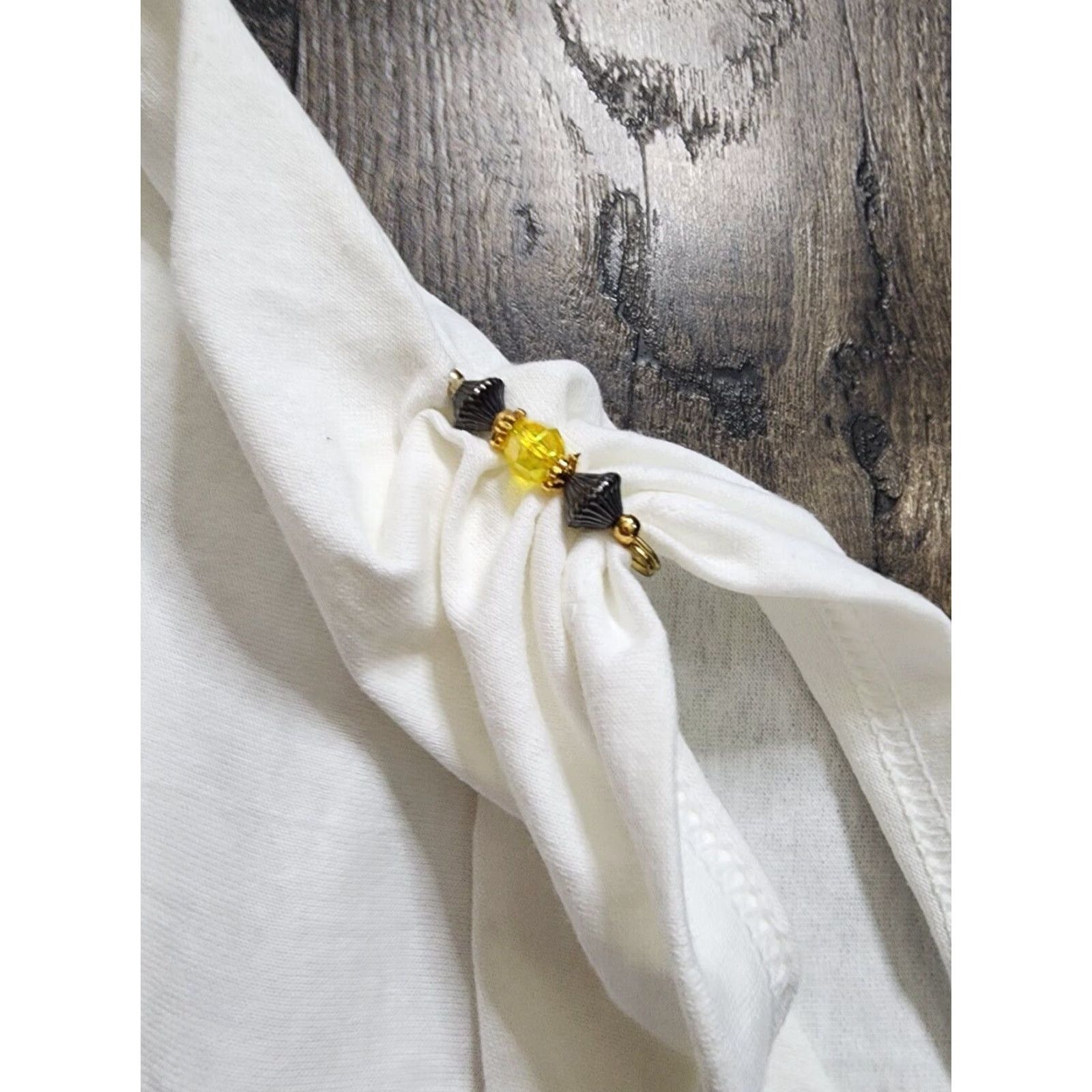 Hanes VINTAGE 90s Hanes Unisex White Short Sleeve T-Shirt Art Sunflower Floral Puff Paint Rhinestone Pearl Accents Size L Size US L / EU 52-54 / 3 - 3 Thumbnail