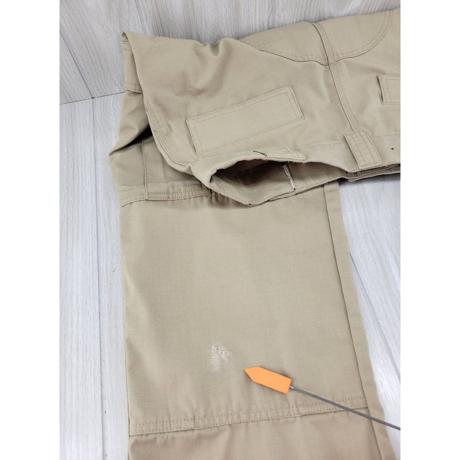 Vintage 5.11 Tactical Series Style 31.5-35 Inseam Regular Pants Tan Men Dress Pants Flat Front Beige 511 Vintage: No Mens Size US 31 - 2 Thumbnail
