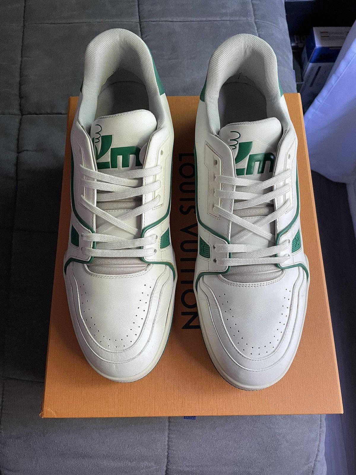 Louis Vuitton Louis Vuitton White Green Signature Trainer Sneaker Size US 11 / EU 44 - 4 Thumbnail