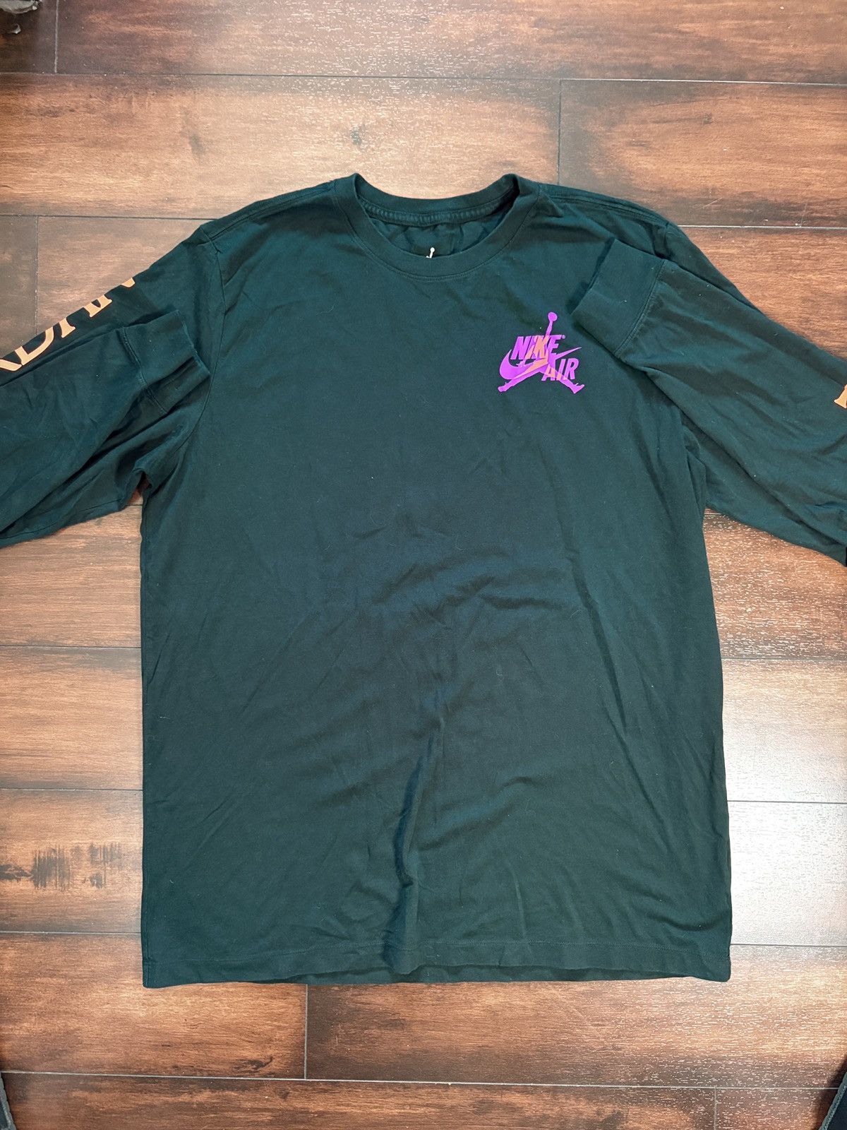 Jordan Brand Air Jordan Long Sleeve Shirt Size US XL / EU 56 / 4 - 1 Thumbnail