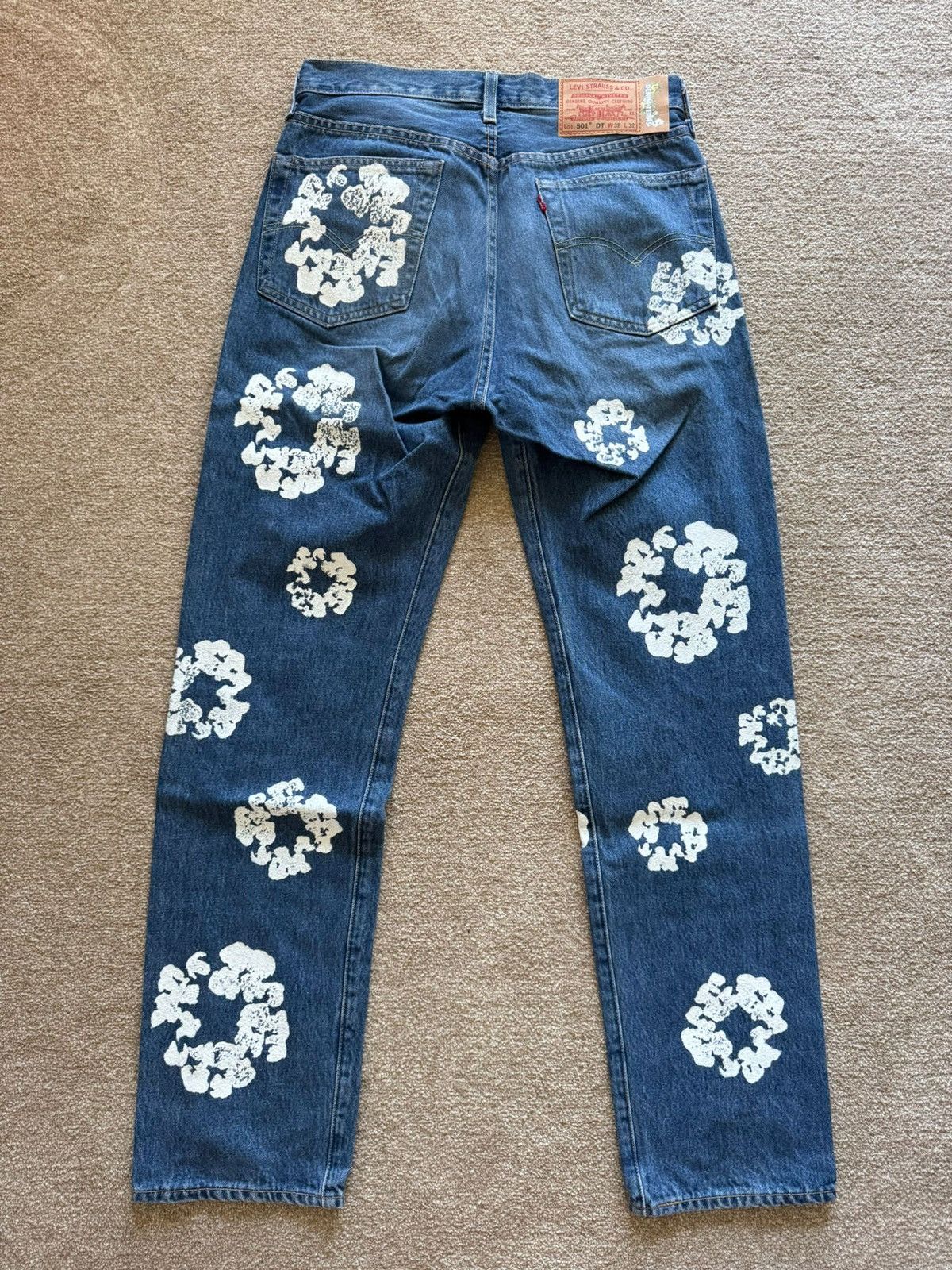 DENIM TEARS × Levi's Denim Tears x Levi's Cotton Wreath Jean in a light wash blue Size US 32 / EU 48 - 2 Thumbnail