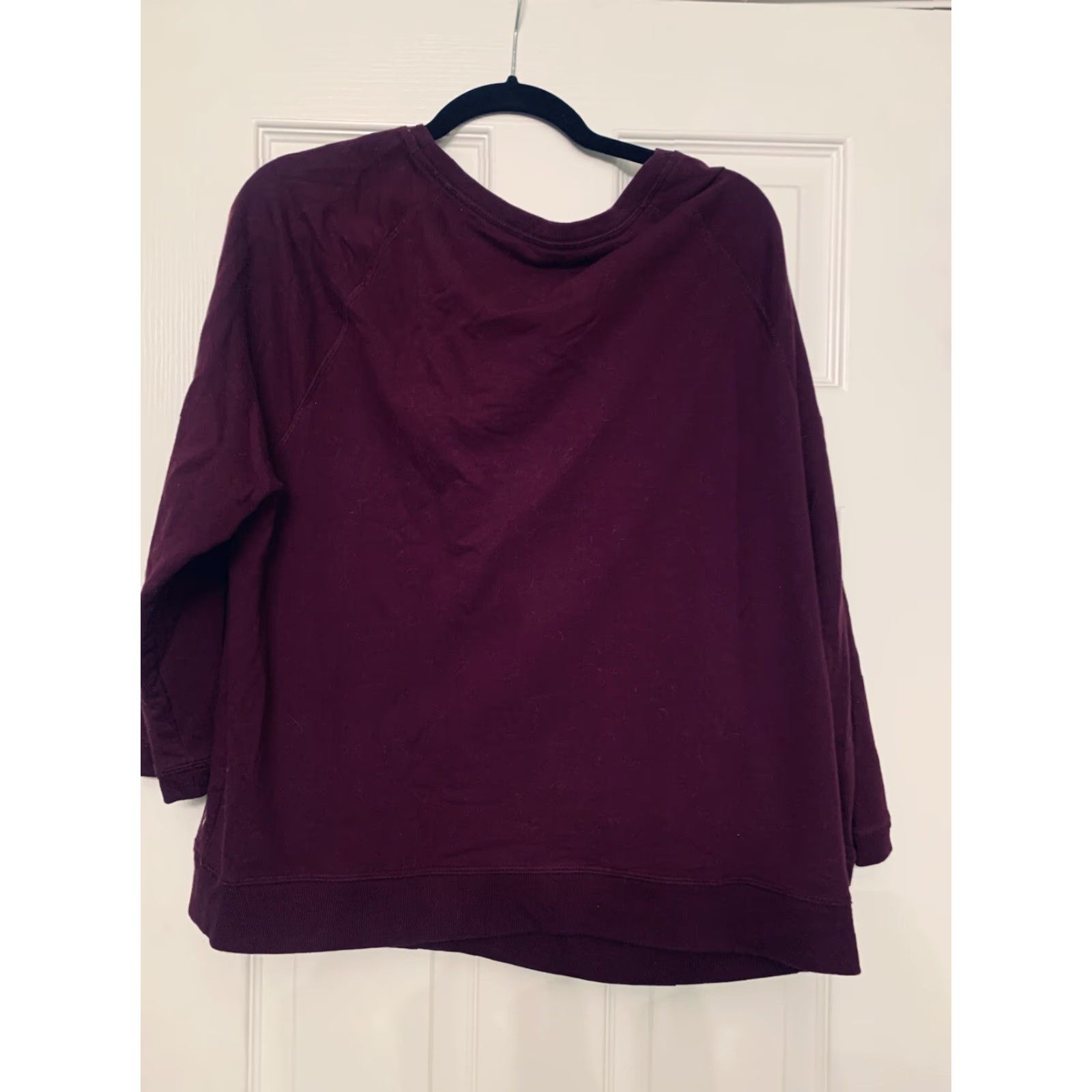 Victoria's Secret Victoria's Secret Sweatshirt Round Neck 'V.Secret Love NYC' L Purple EUC Women's Pullover Angel Logo Size L / US 10 / IT 46 - 3 Thumbnail