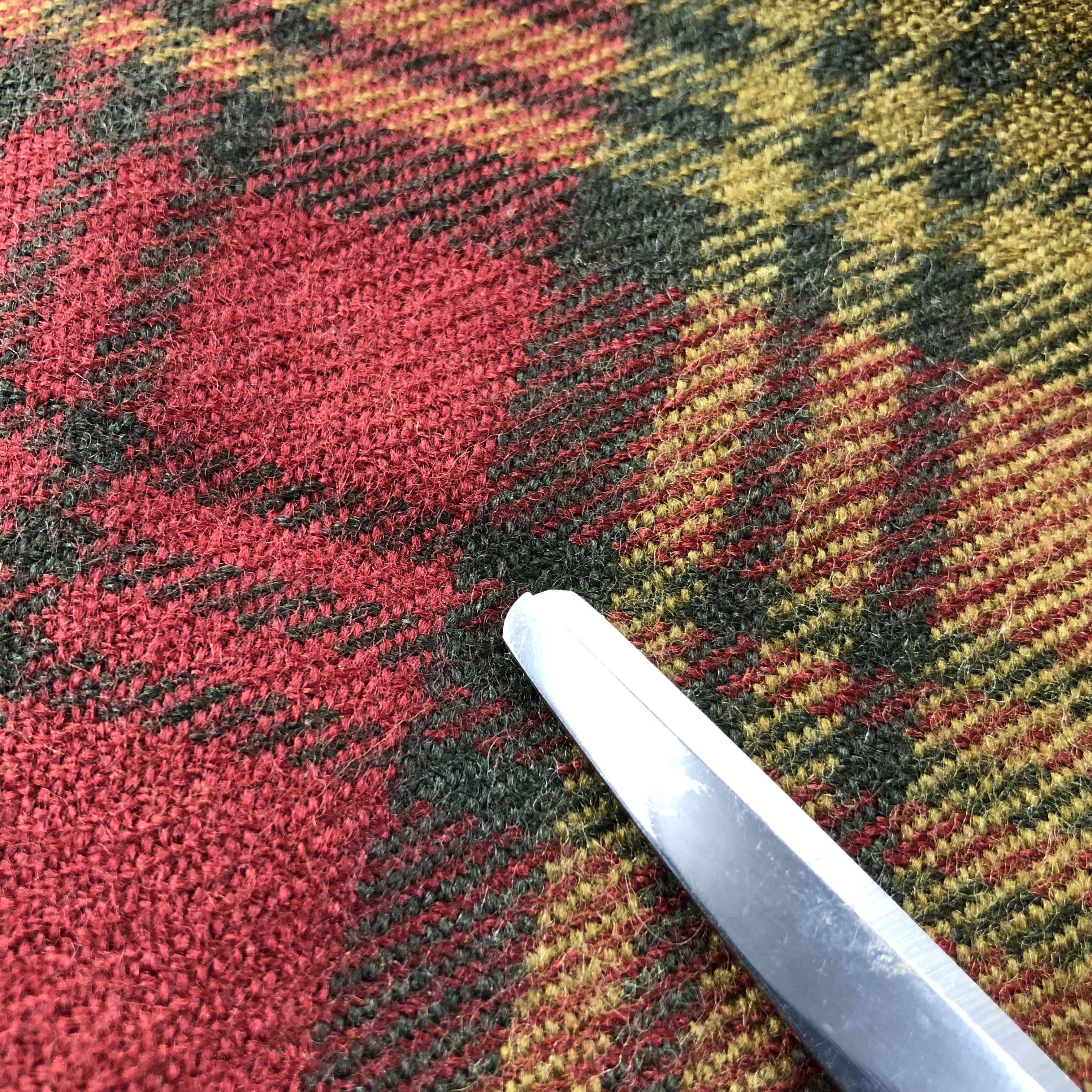 Givenchy Givenchy Tartan Wool Scarf Muffler V1072 Size ONE SIZE - 8 Thumbnail