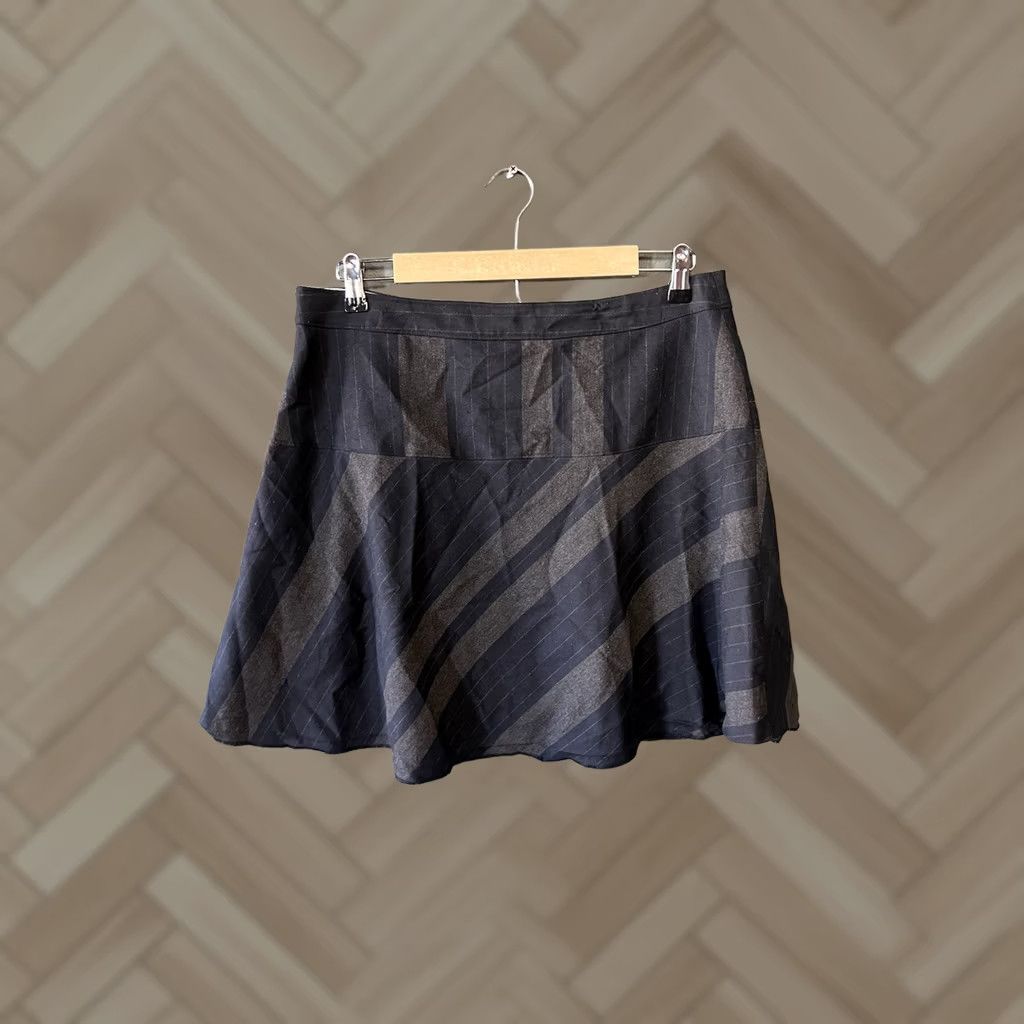 Banana Republic VINTAGE Banana Republic Skirt Womens Black Fit and Flare 12 Knee Length Flare Womens 12 Black Skirt Size 34" / US 12 / IT 48 - 1 Thumbnail