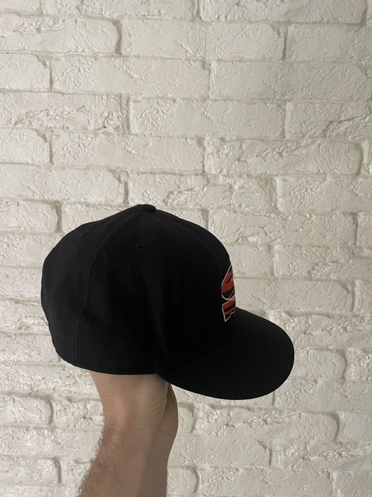 New Era × Supreme Supreme x New Era AW12 zebra hat Size ONE SIZE - 3 Thumbnail